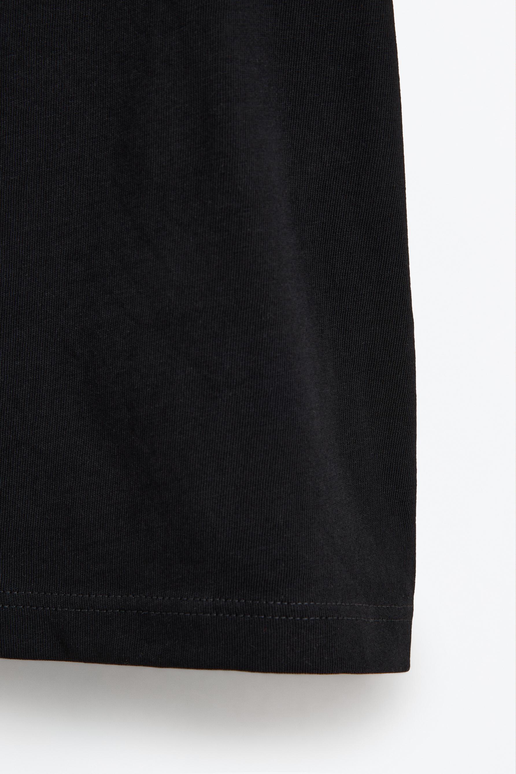 4-pack of plain T-shirts