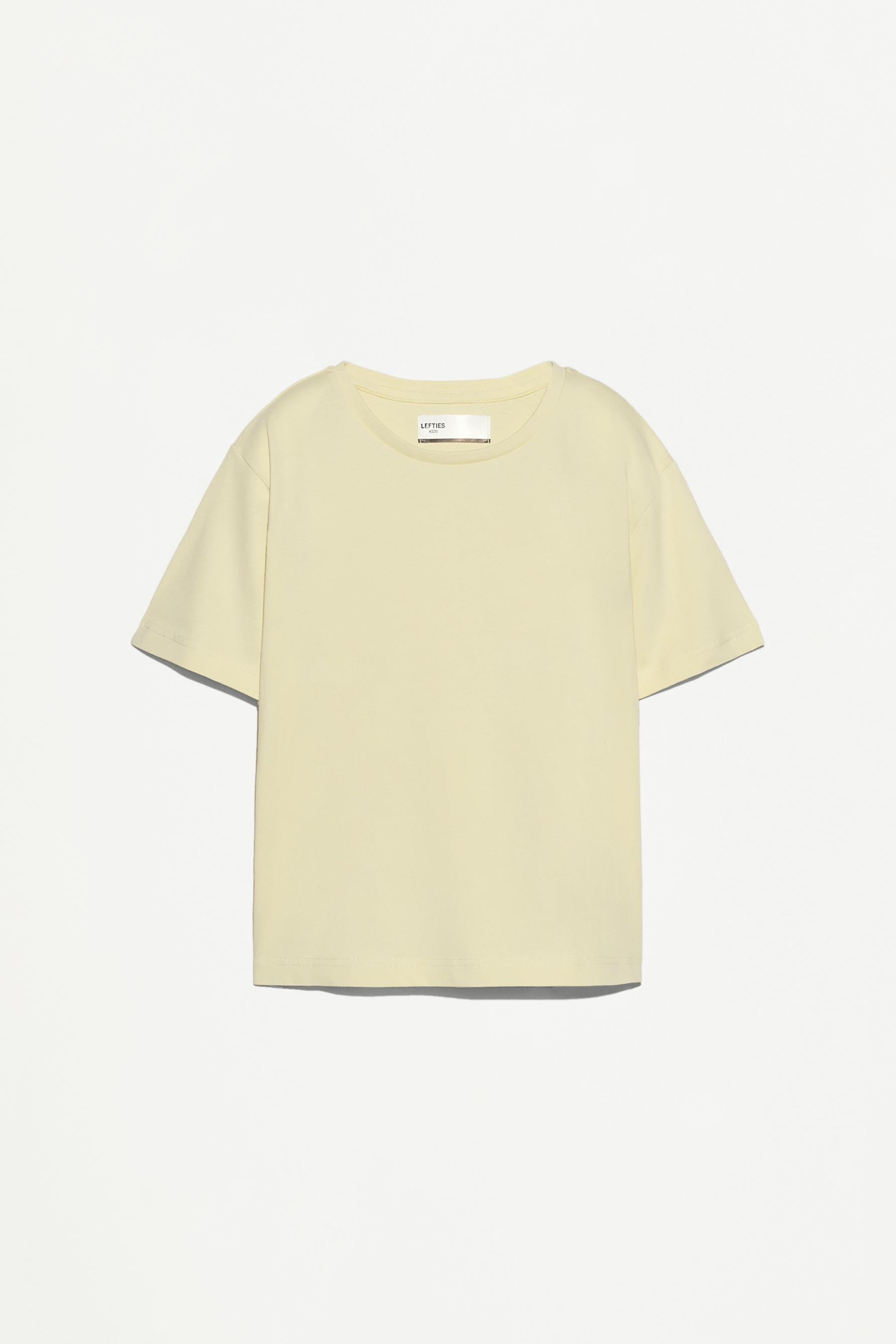 4-pack of plain T-shirts