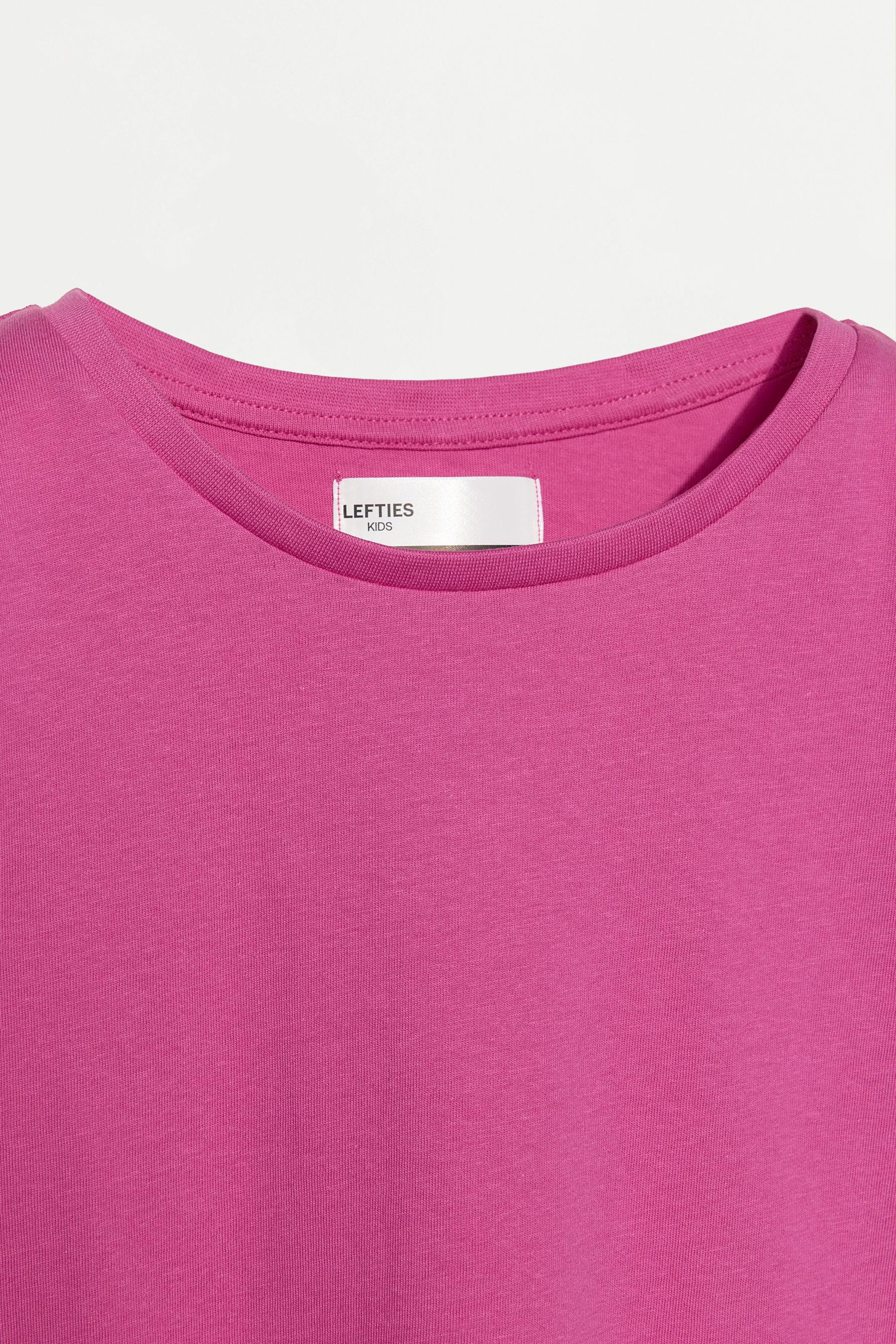 4-pack of plain T-shirts