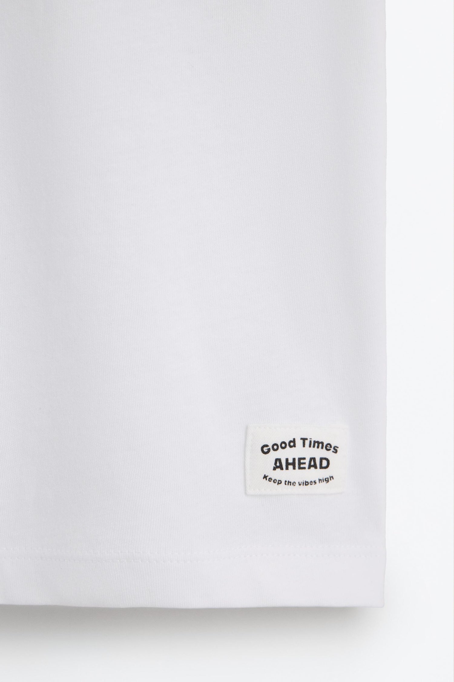 4-pack of plain T-shirts
