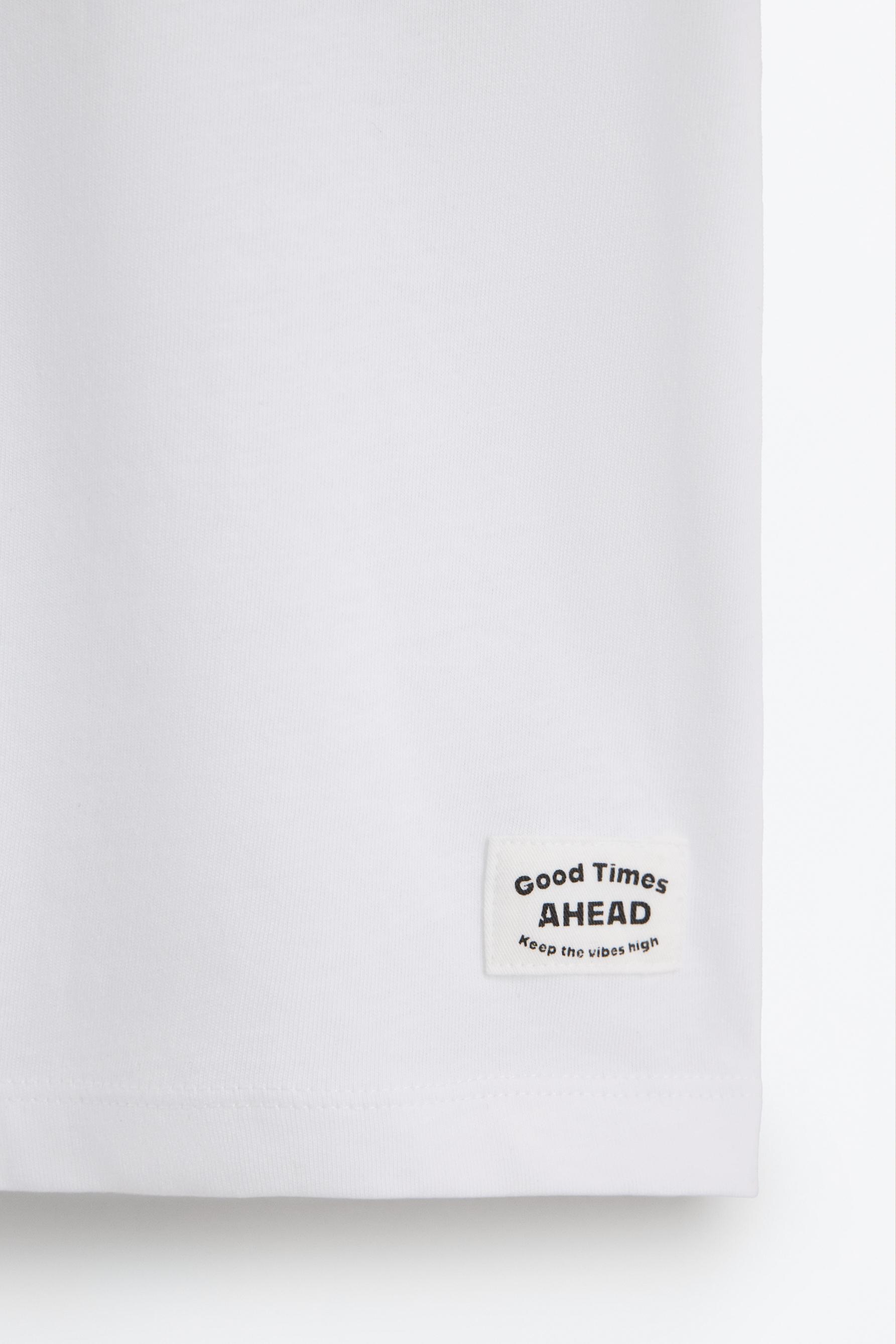 4-pack of plain T-shirts