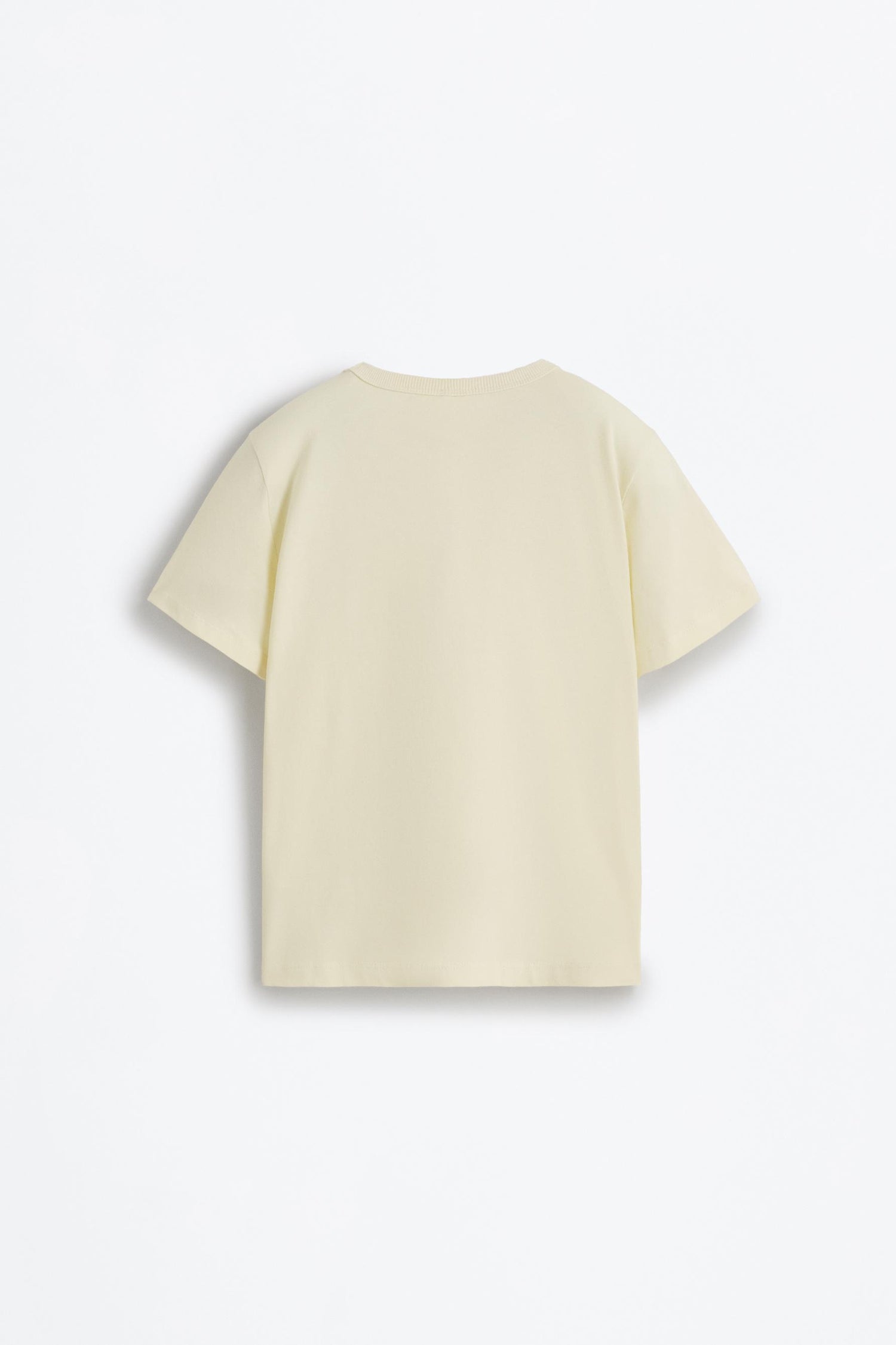 4-pack of plain T-shirts