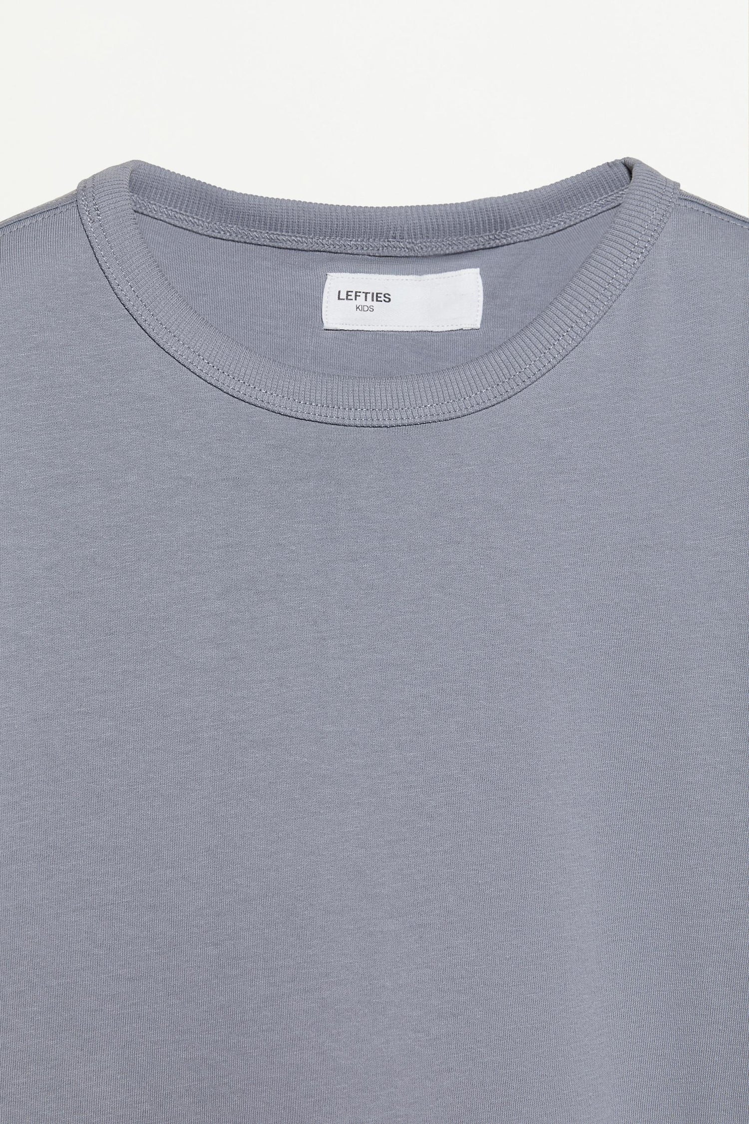 4-pack of plain T-shirts