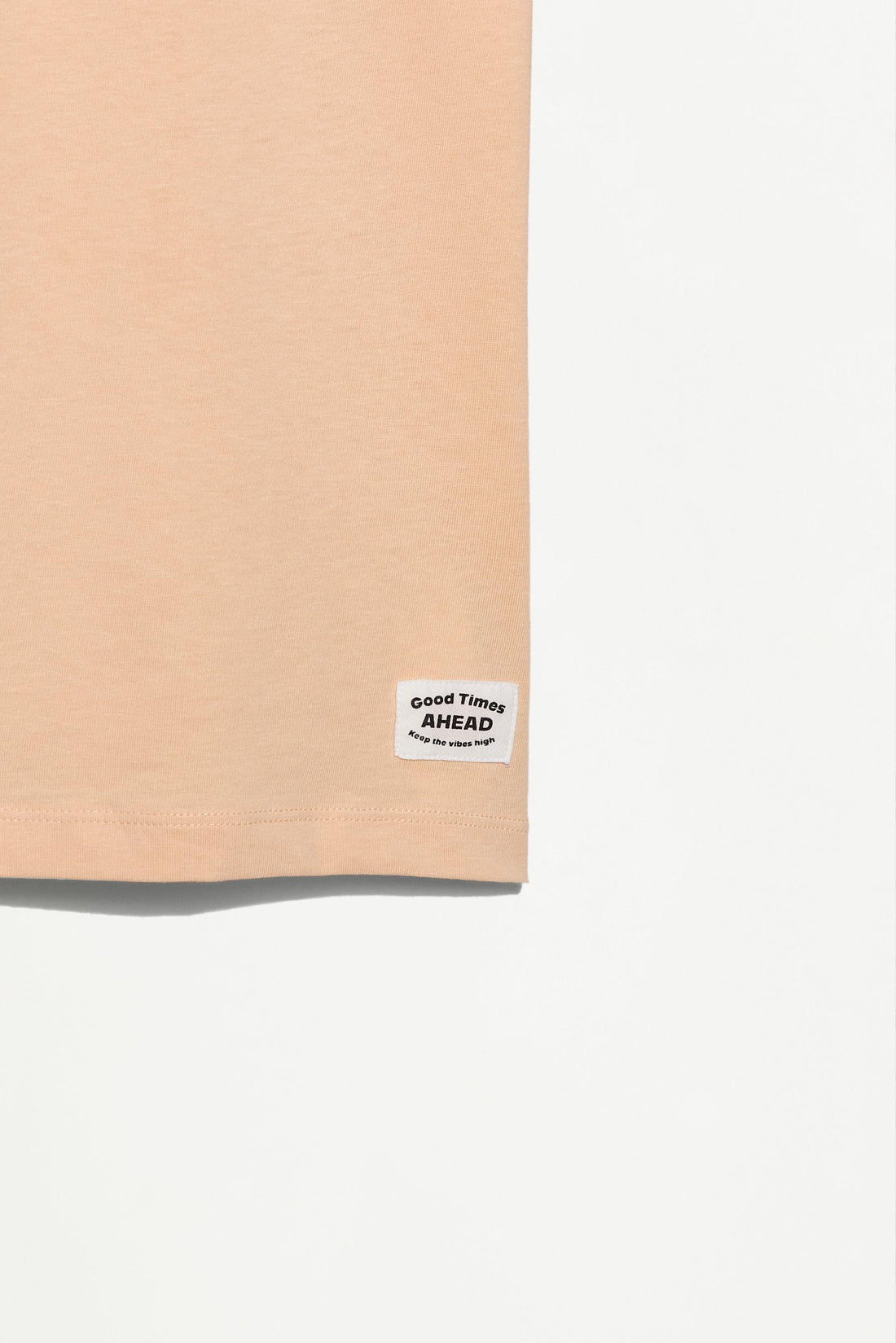 4-pack of plain T-shirts
