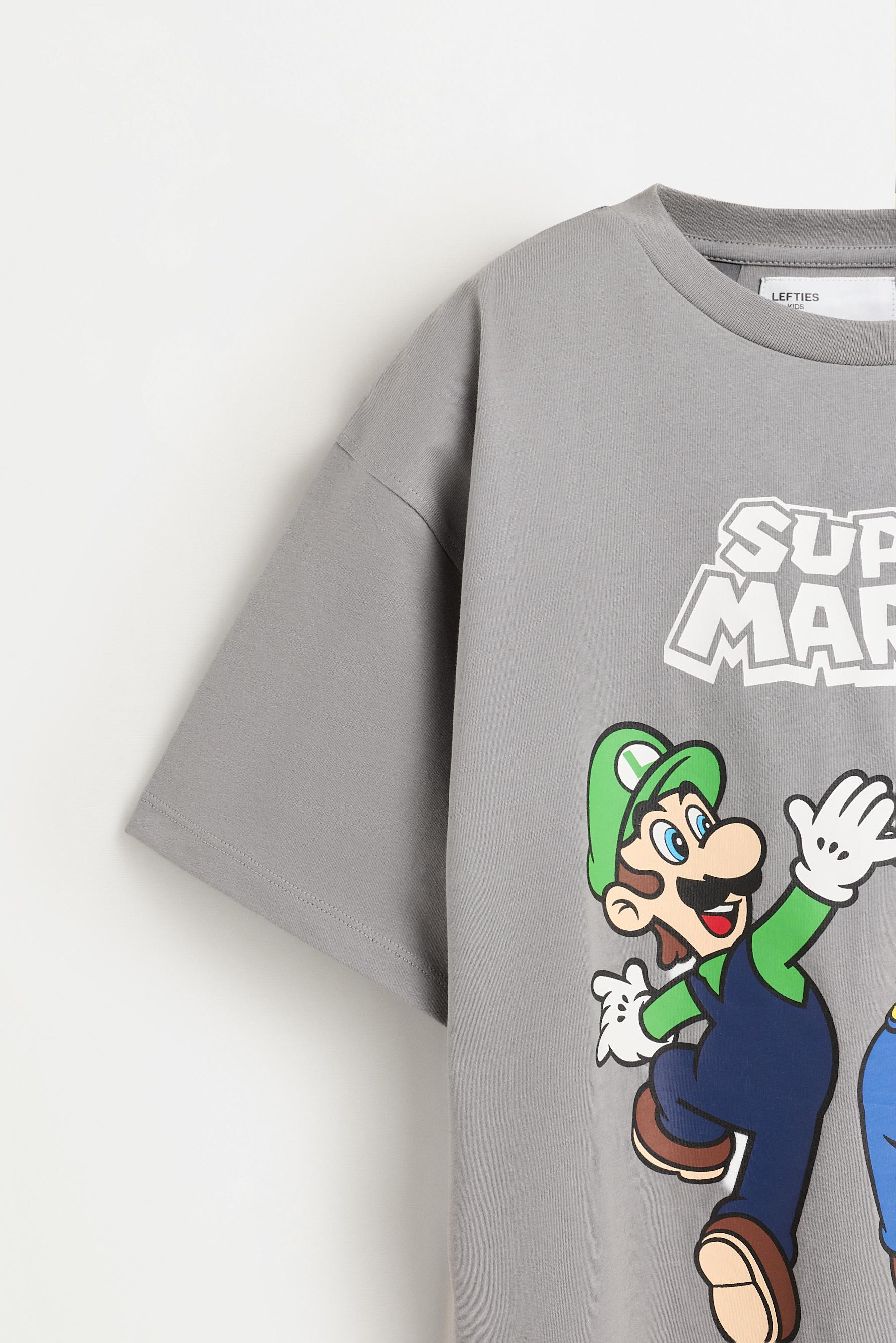 Super Mario Bros Nintendo® T-shirt with a maxi print on the back