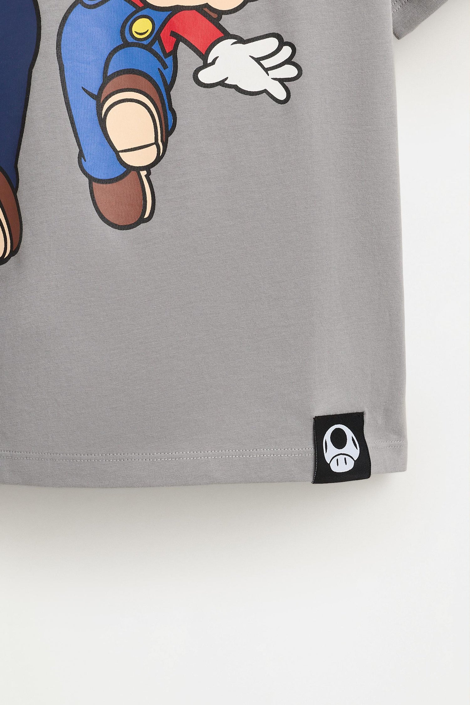 Super Mario Bros Nintendo® T-shirt with a maxi print on the back
