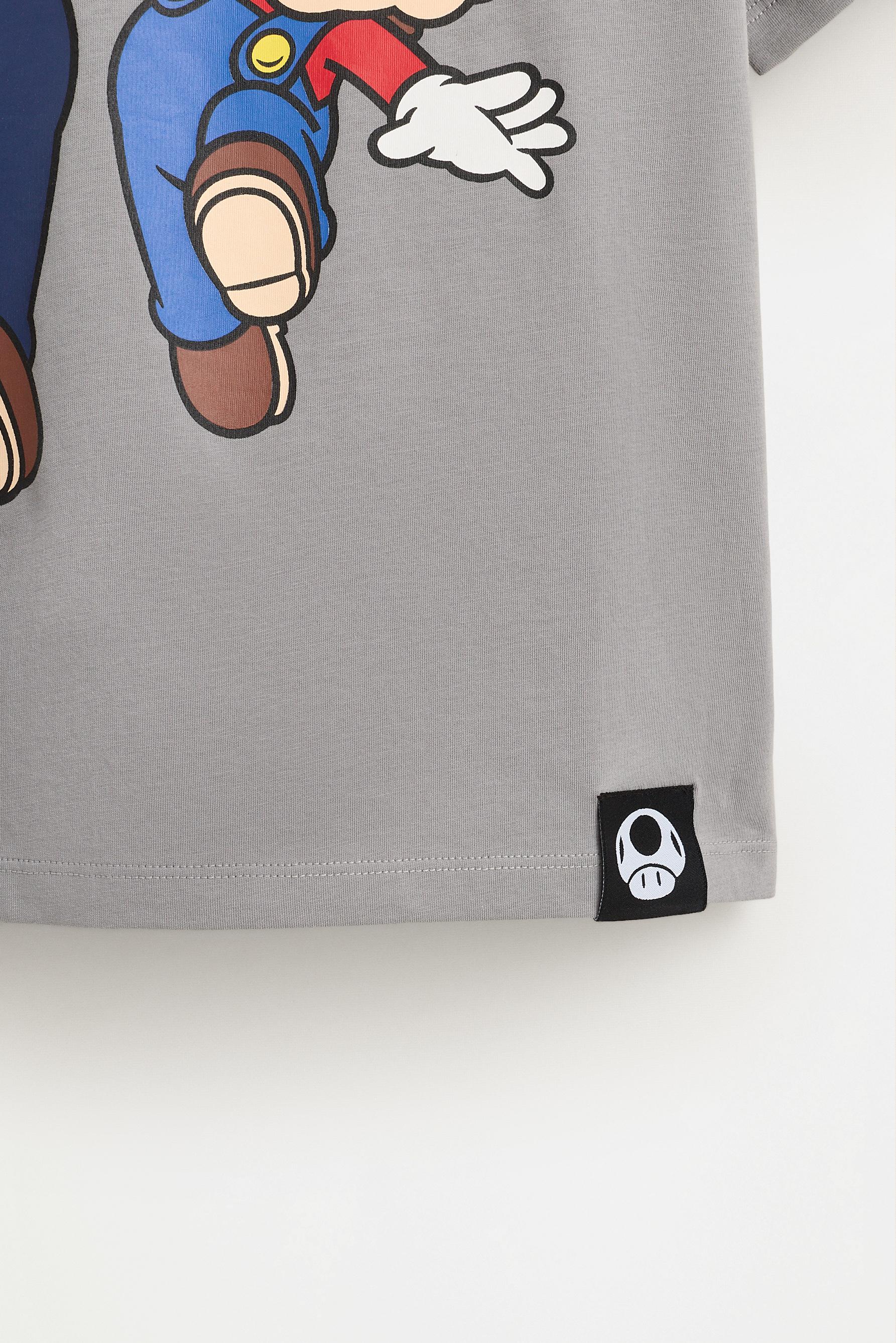 Super Mario Bros Nintendo® T-shirt with a maxi print on the back