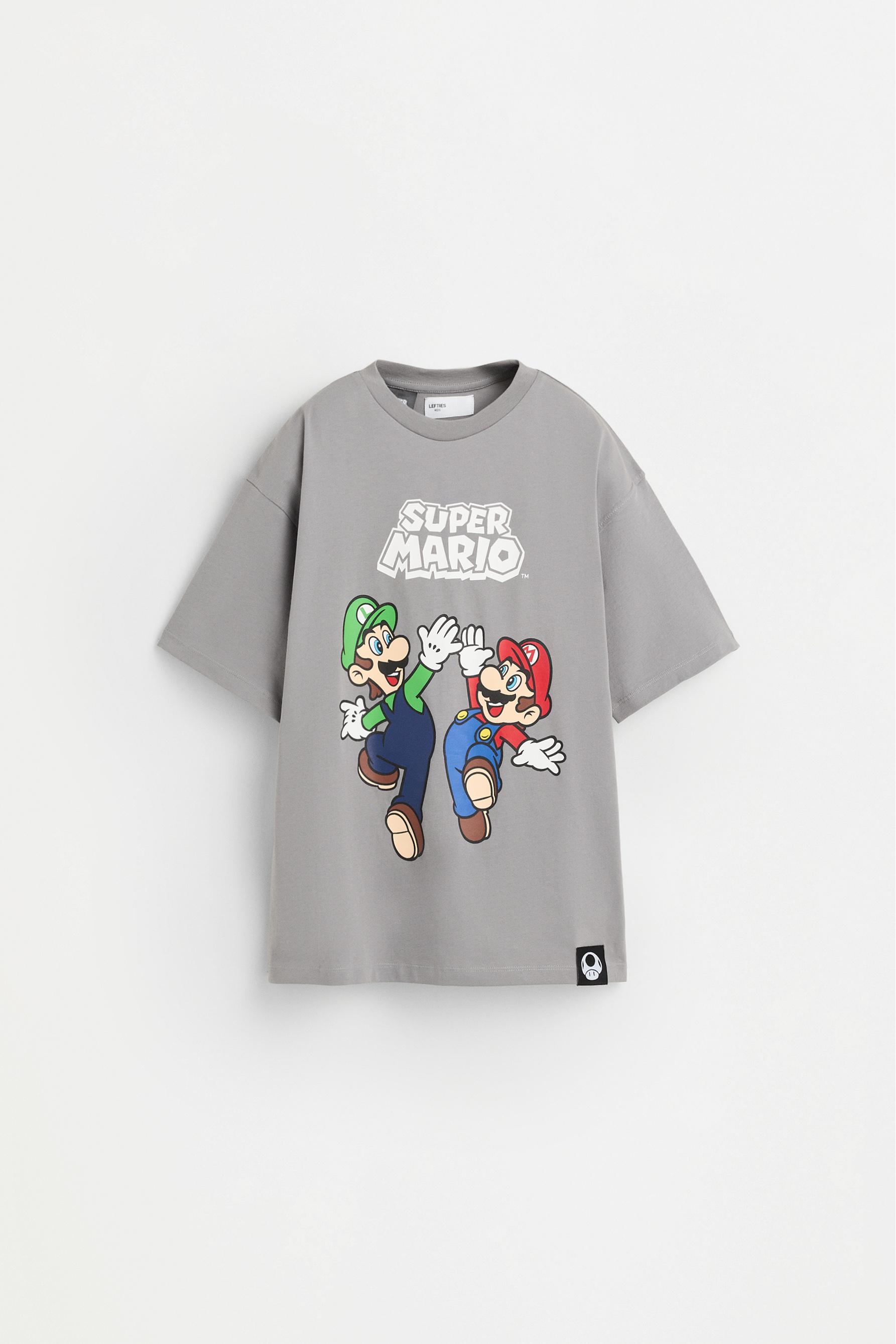 Super Mario Bros Nintendo® T-shirt with a maxi print on the back