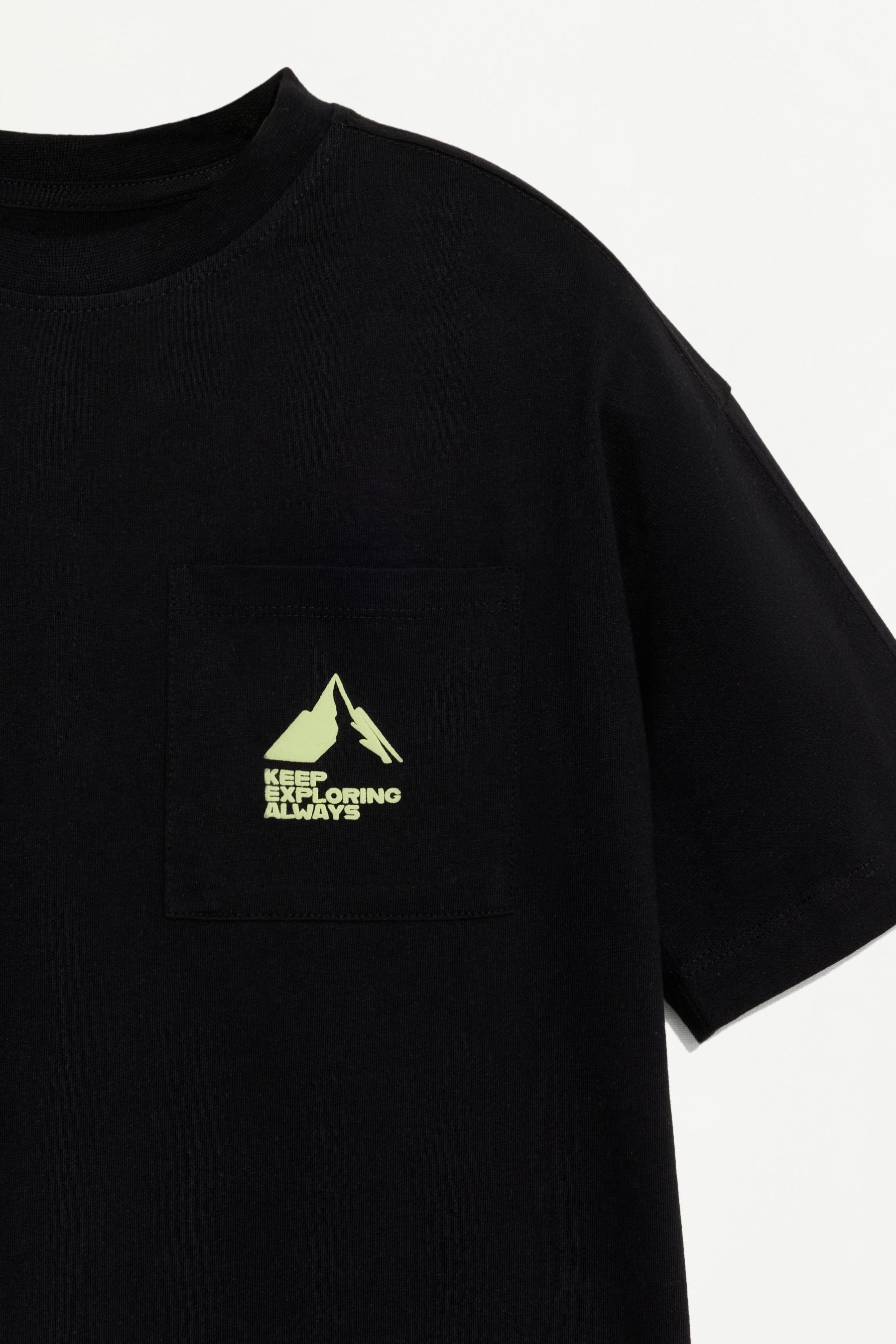 T-shirt with a maxi print on the back