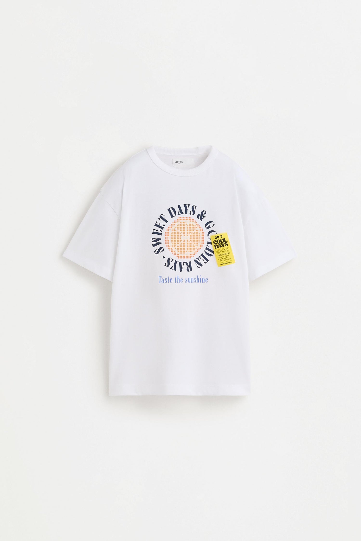 T-shirt with a maxi print on the back
