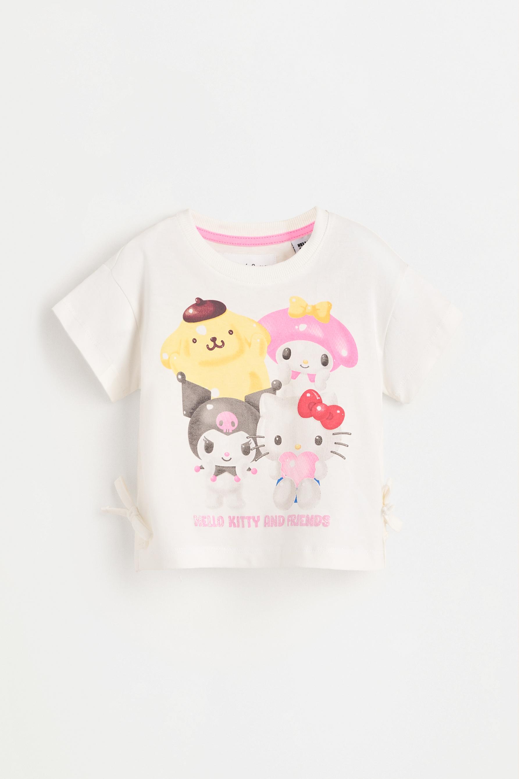 Hello Kitty ©SANRIO T-shirt and shorts set
