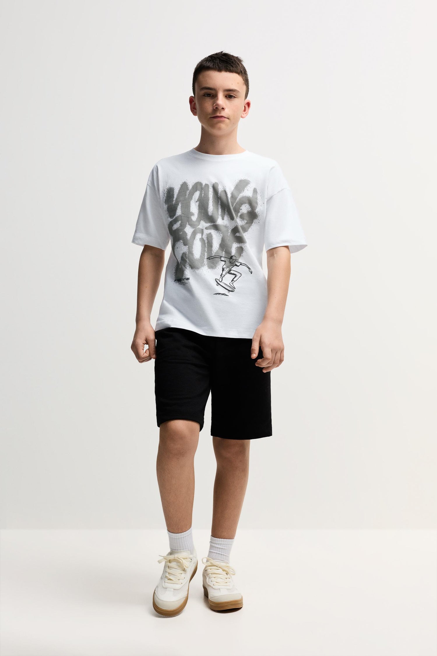 Basic plush Bermuda shorts