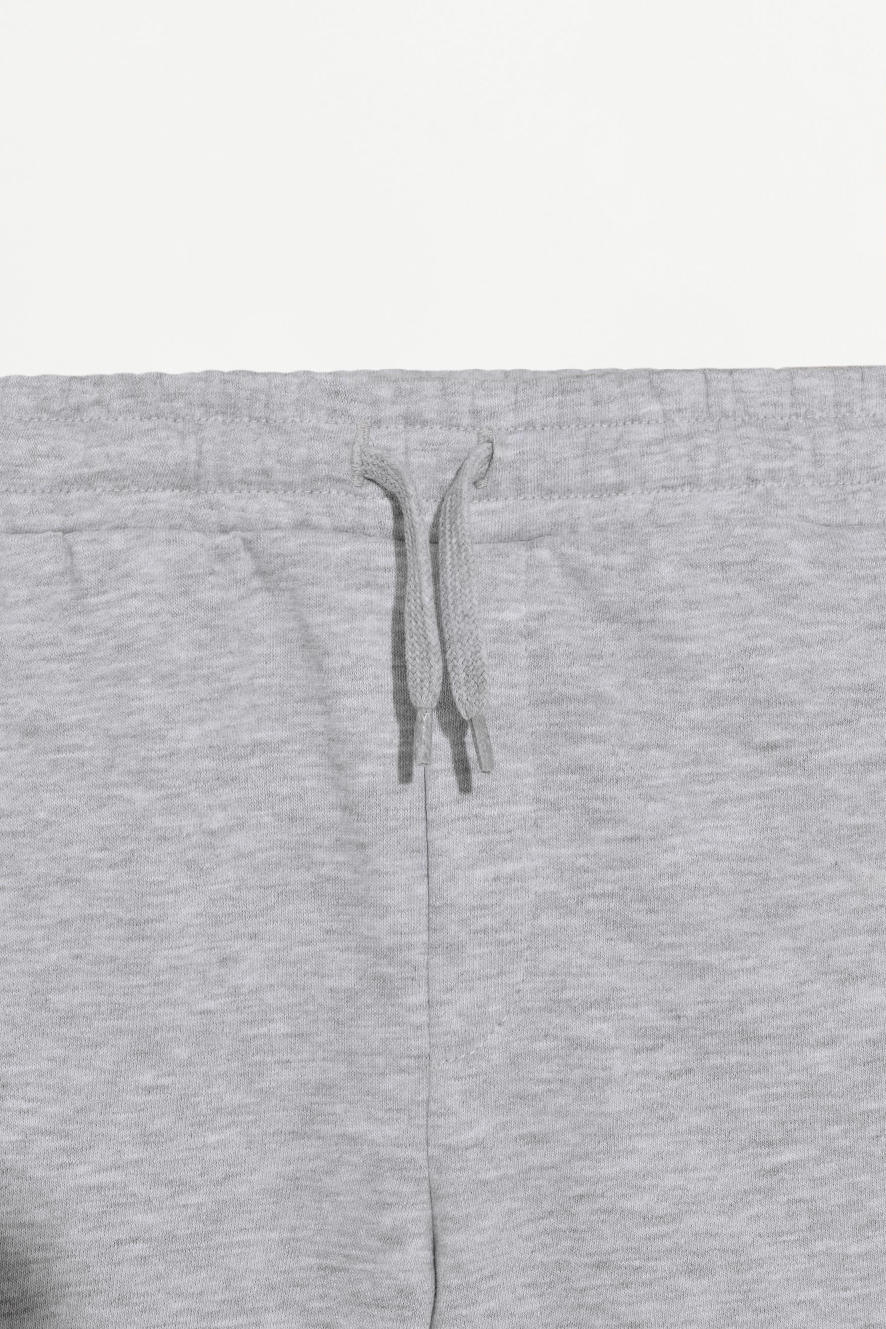 Plush Bermuda shorts with contrast stitching