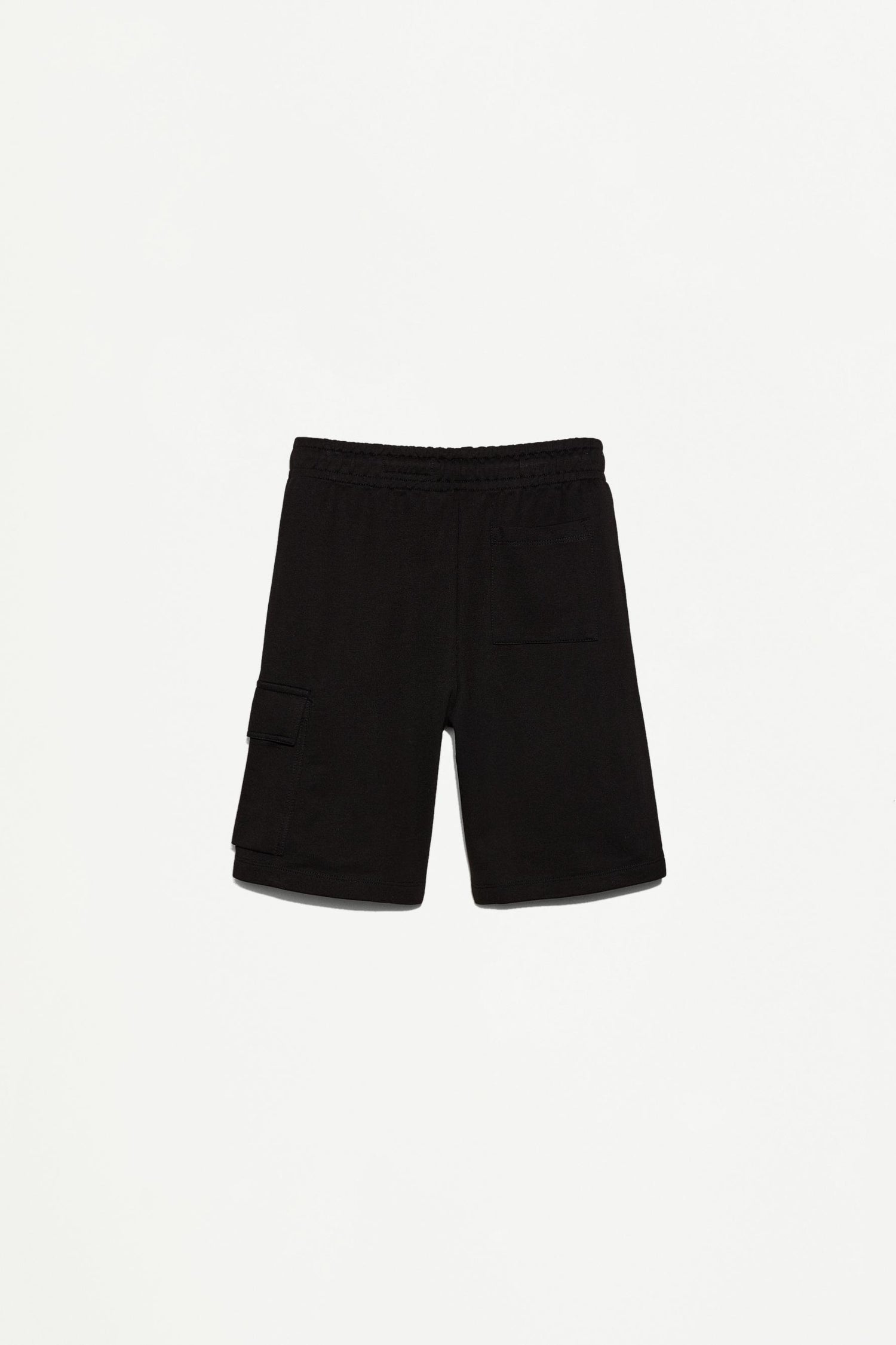 Plush cargo Bermuda shorts
