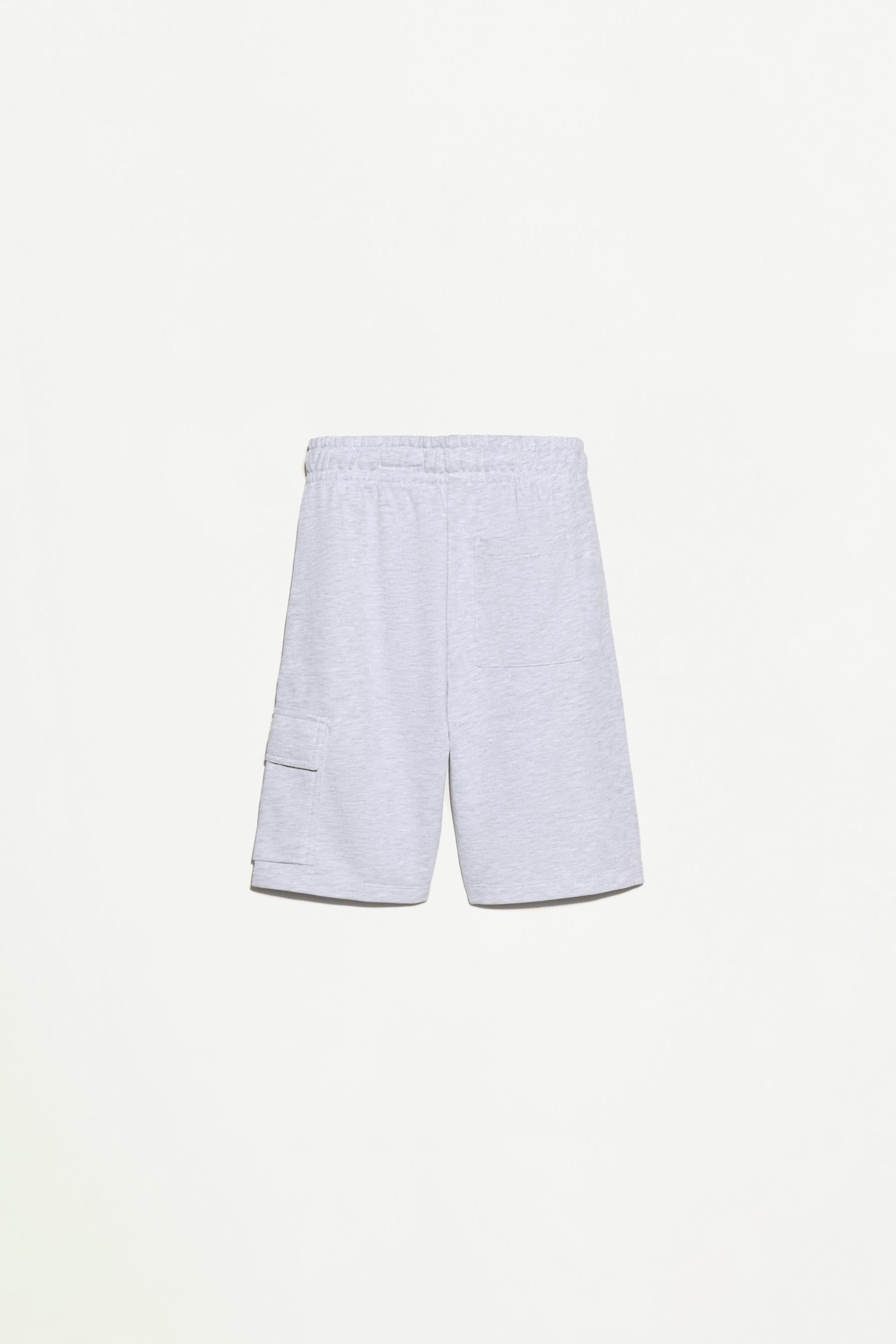 Plush cargo Bermuda shorts