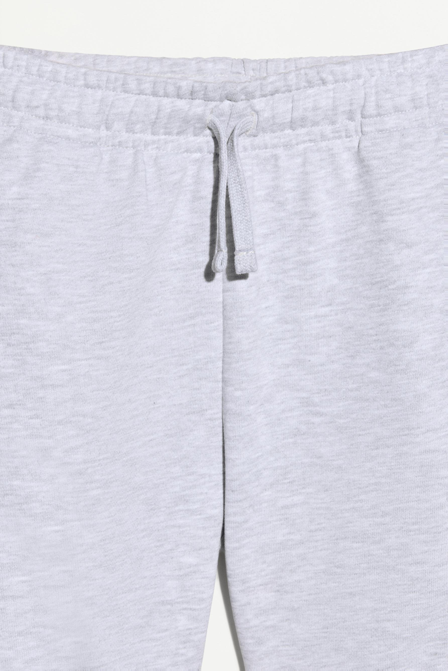 Plush cargo Bermuda shorts