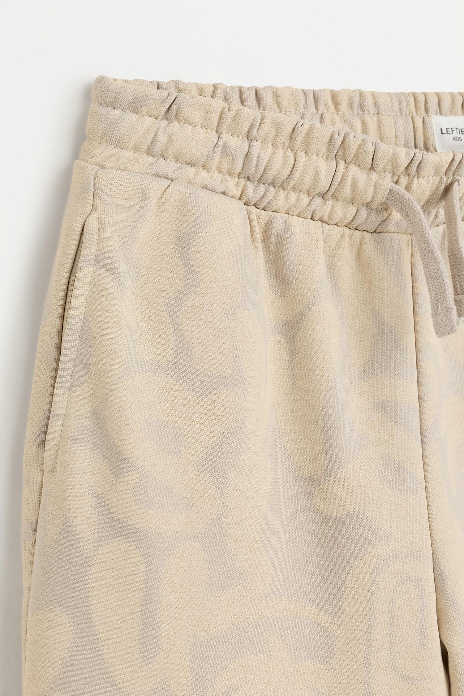 Graffiti print Bermuda shorts