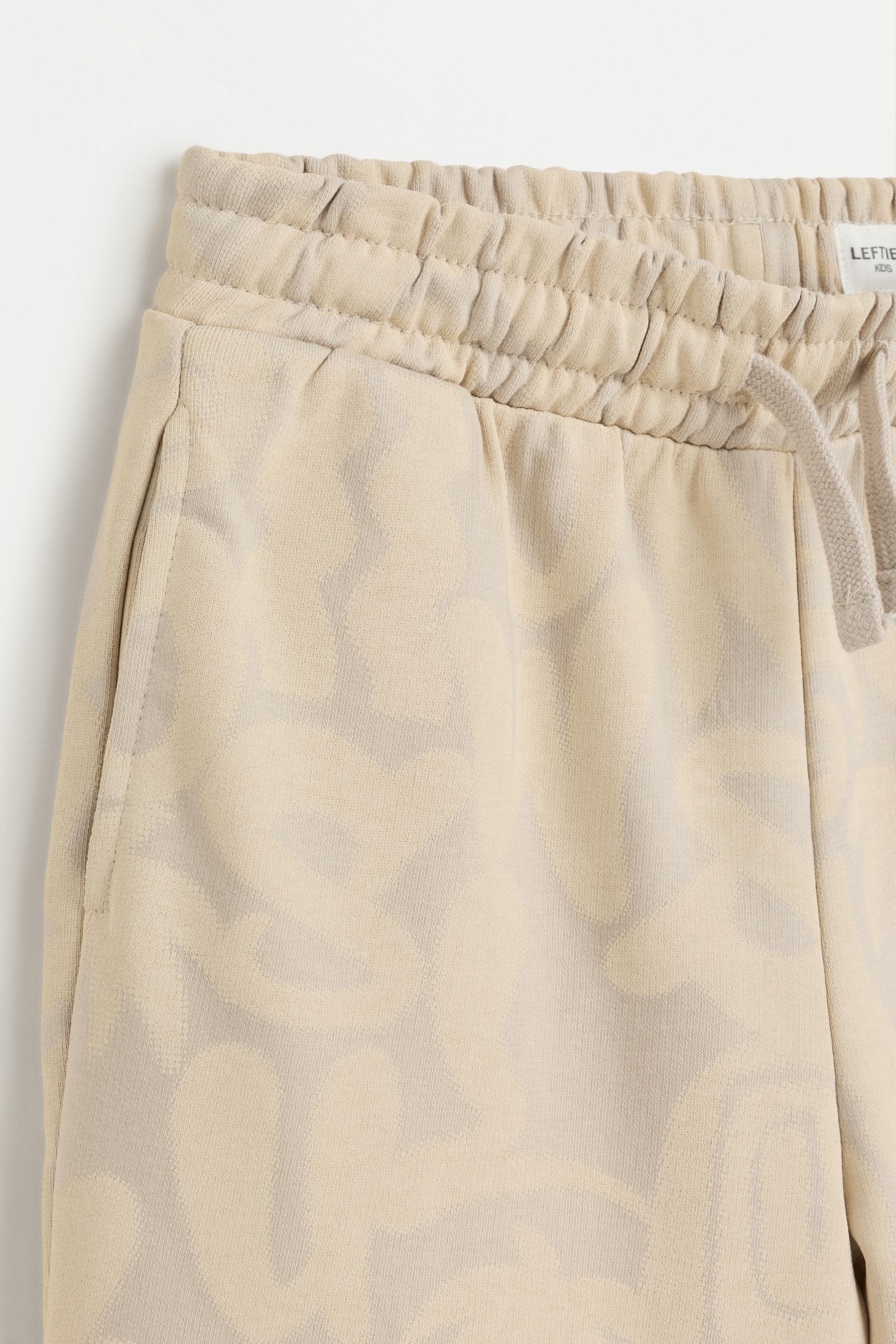 Graffiti print Bermuda shorts