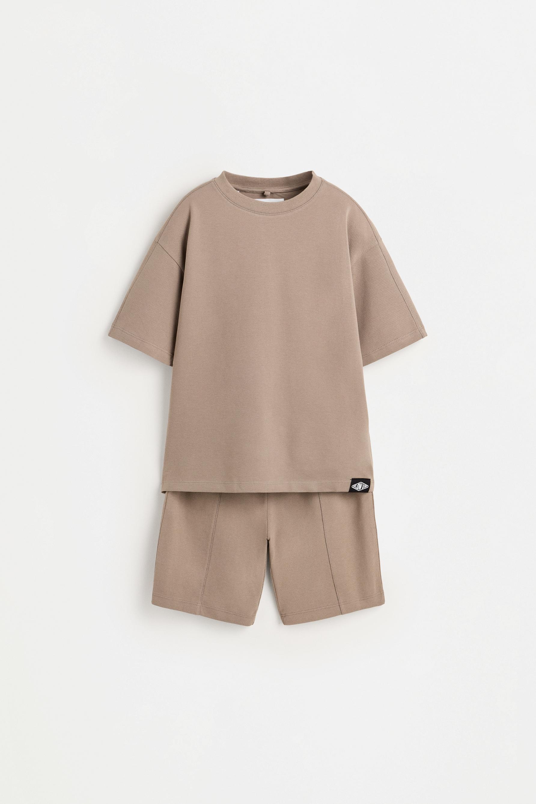 Piqué T-shirt and Bermuda shorts set