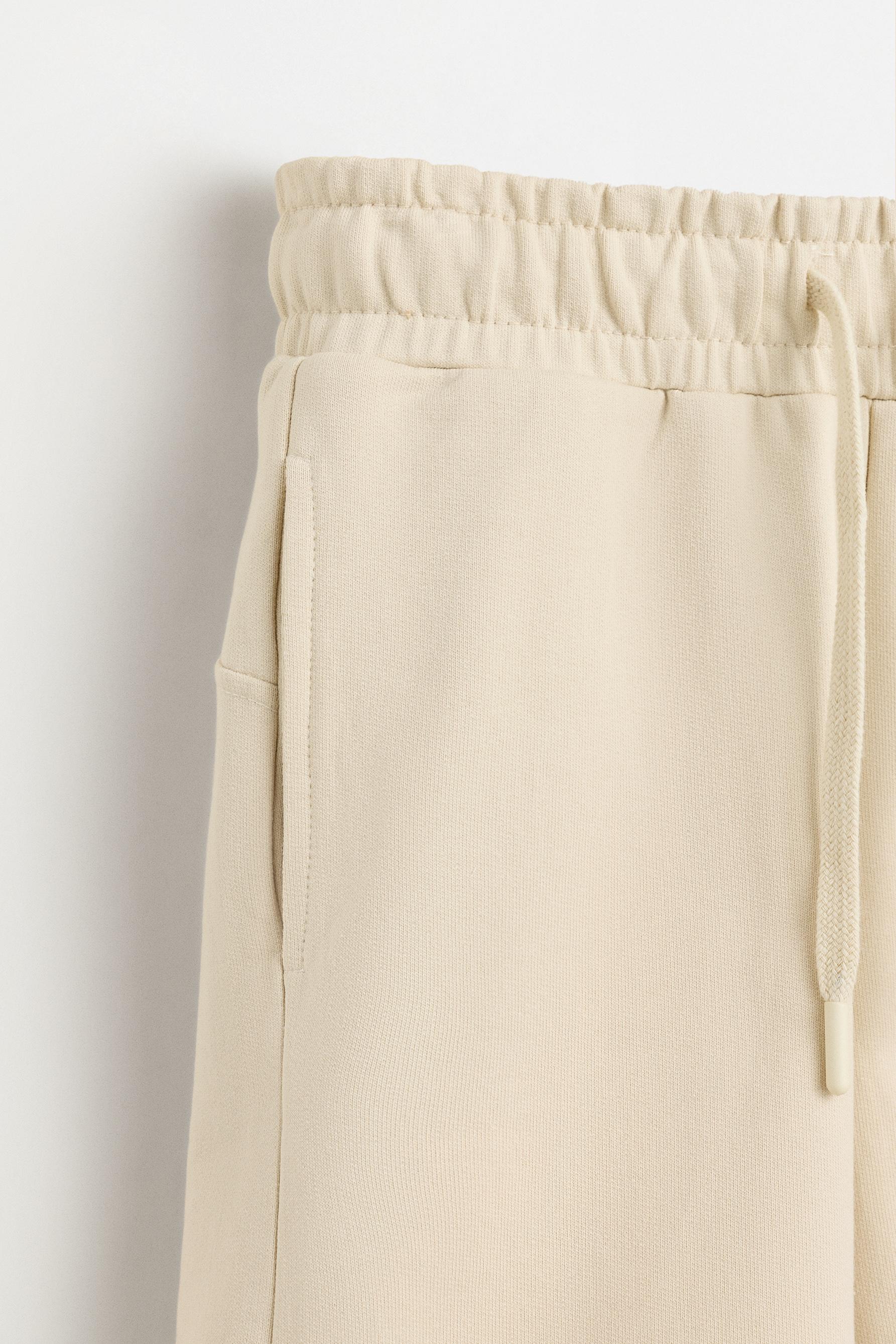 Stranger Things™/© Netflix jogger Bermuda shorts