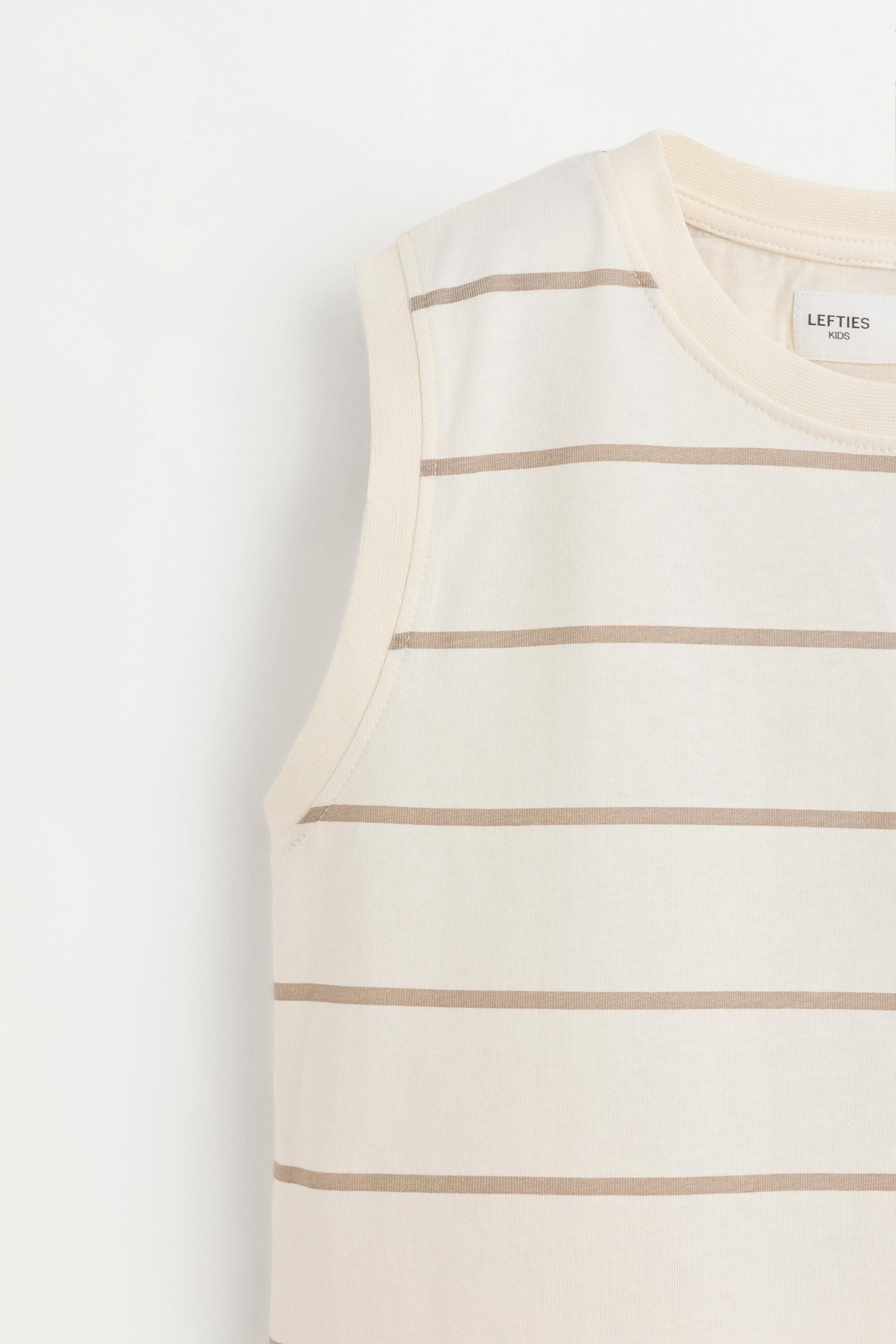 Pack of 2 assorted sleeveless T-shirts