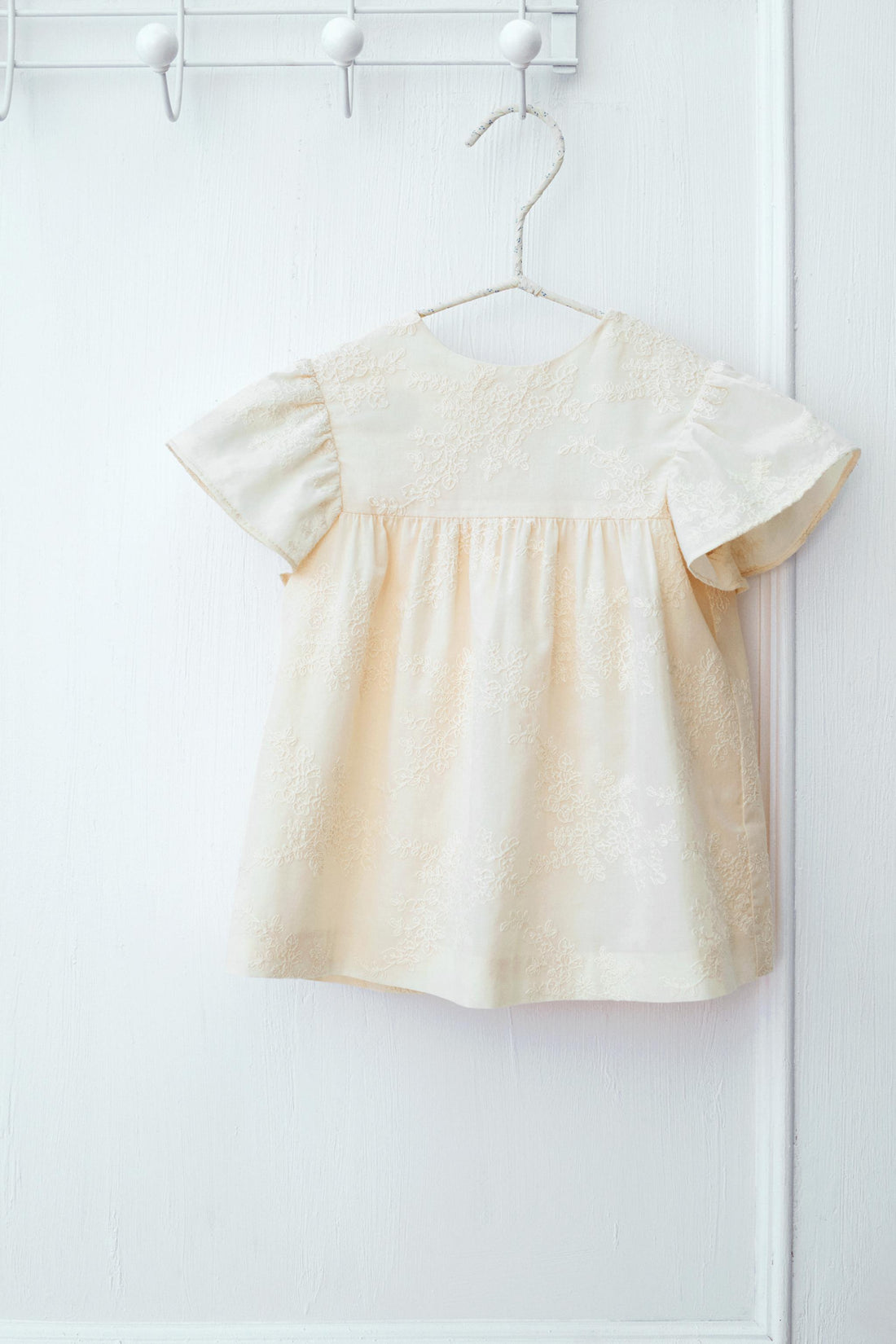 EMBROIDERED DRESS AND KNICKERS - Ecru / 12-18 months (86 cm)