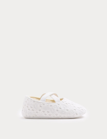 Baby Broderie Ballet Pram Shoes (0-18 Mths)