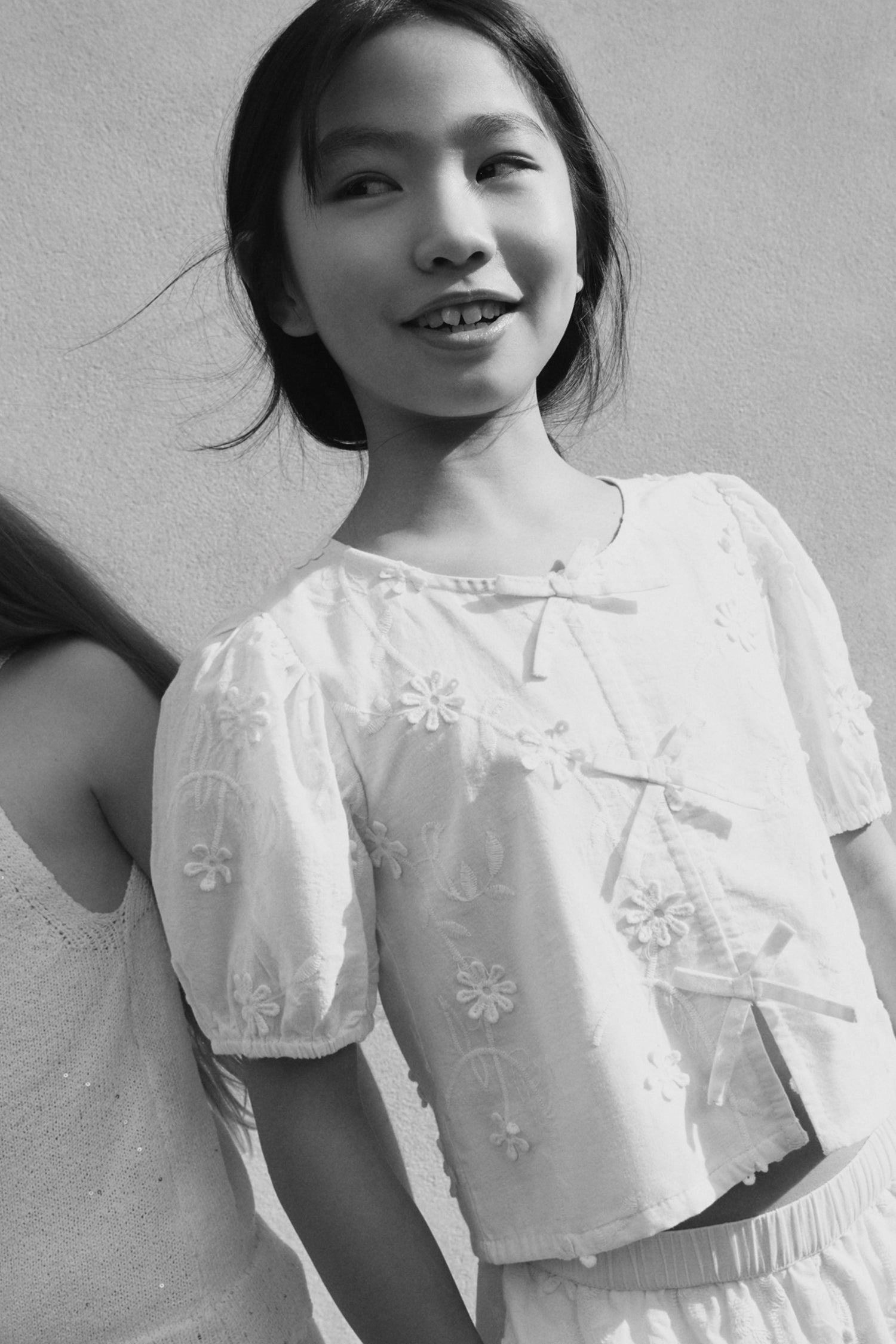 Embroidered relief blouse