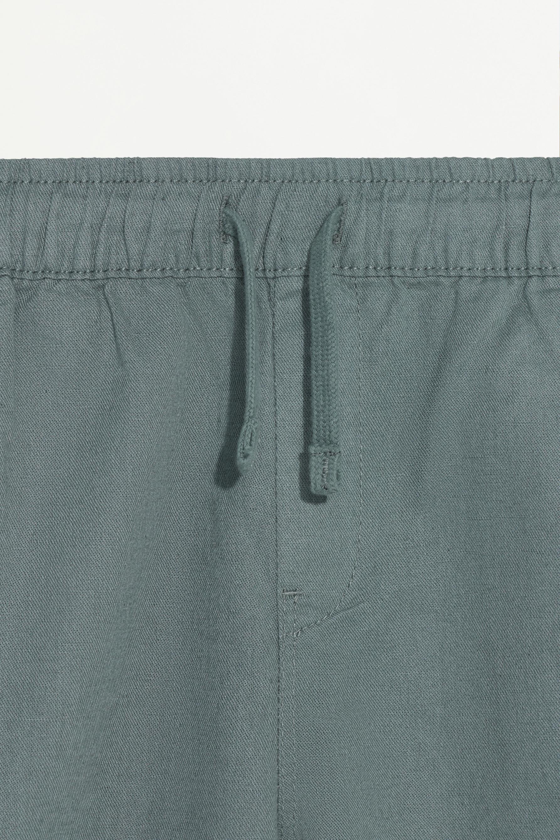 Rustic Bermuda shorts