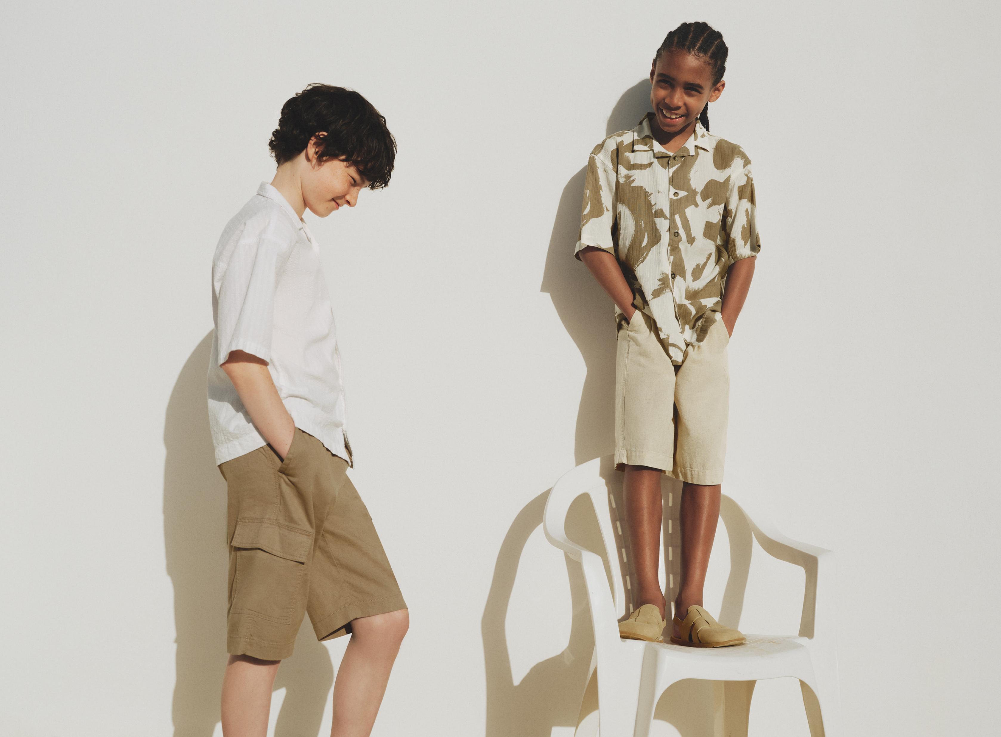 Rustic cargo Bermuda shorts