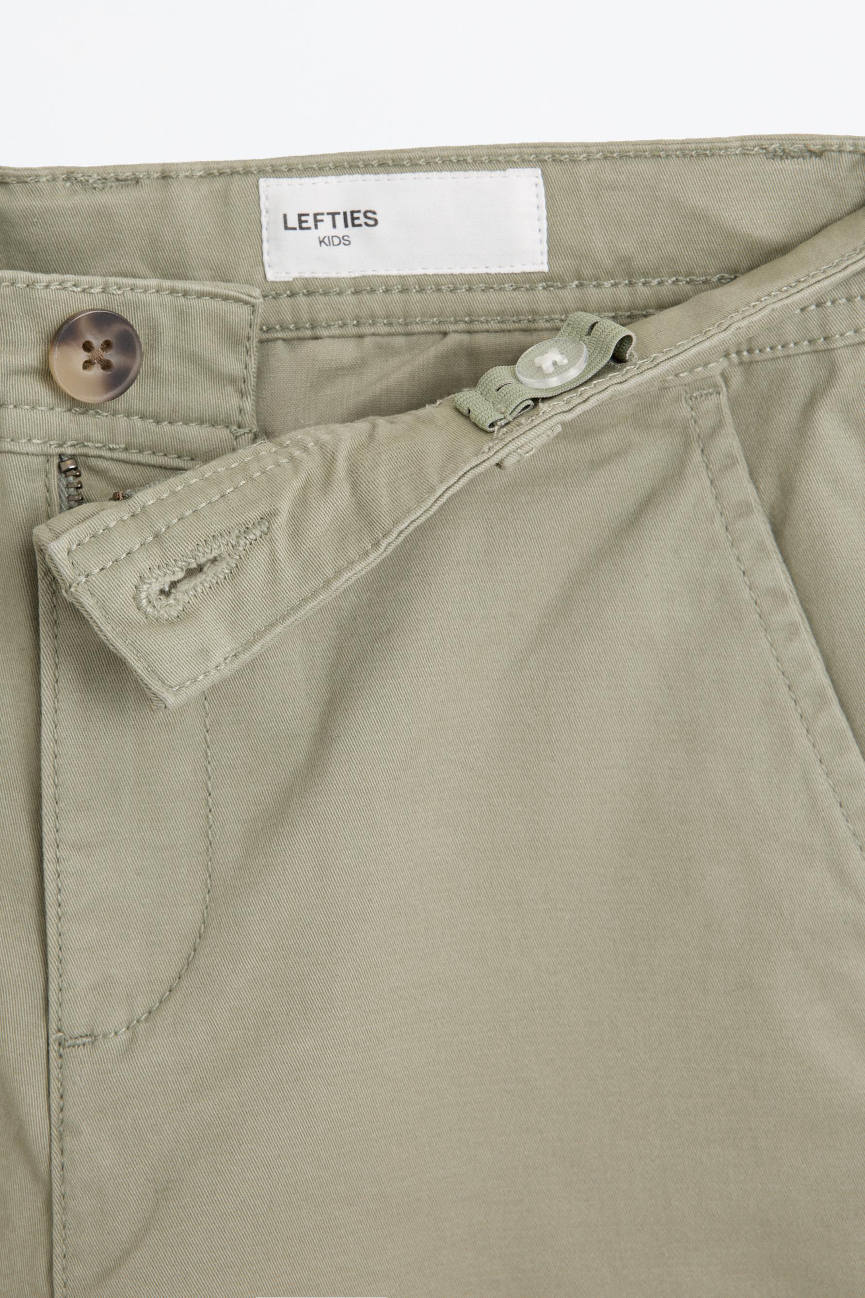 Chinese Bermuda shorts