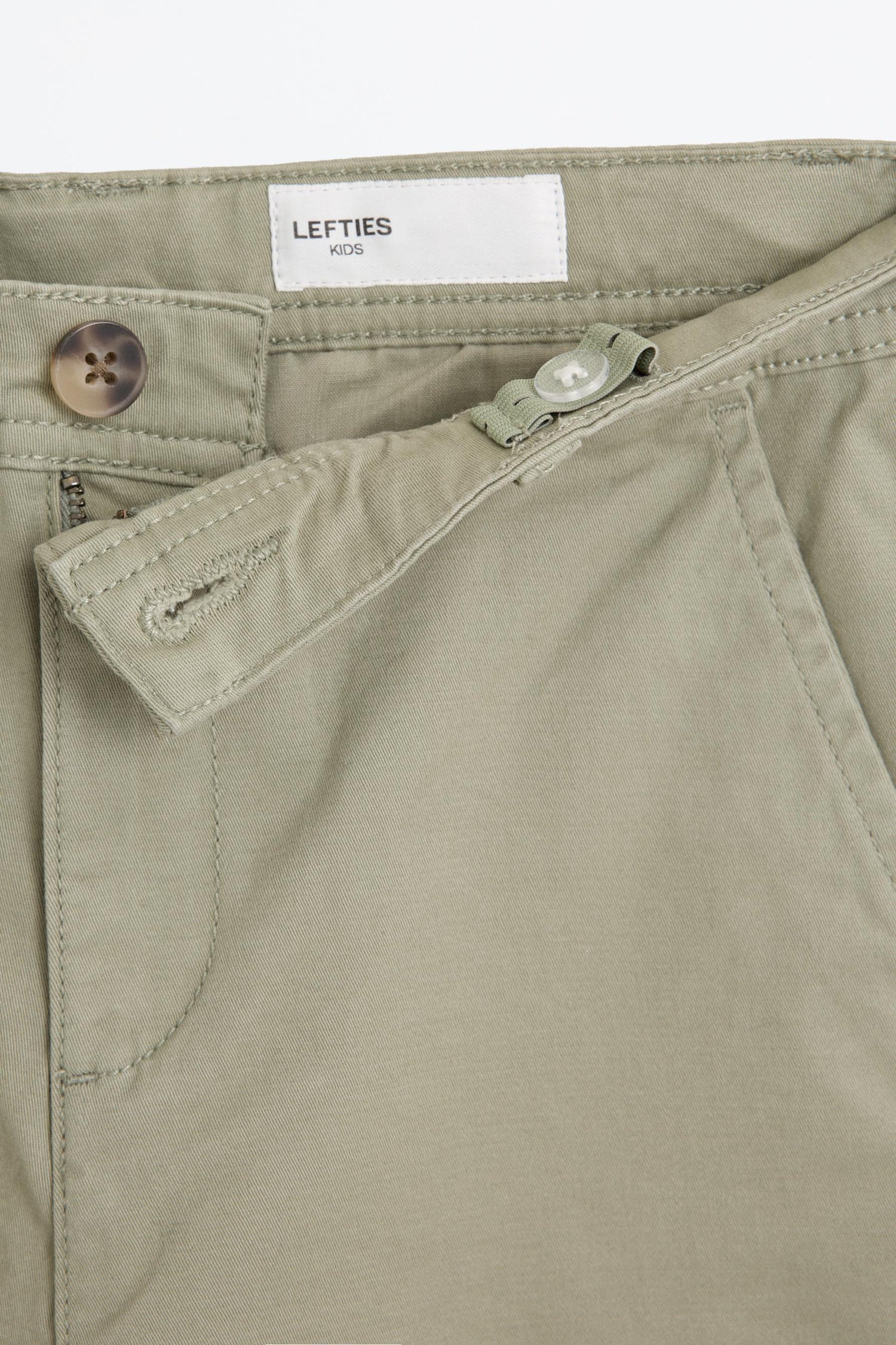 Chinese Bermuda shorts