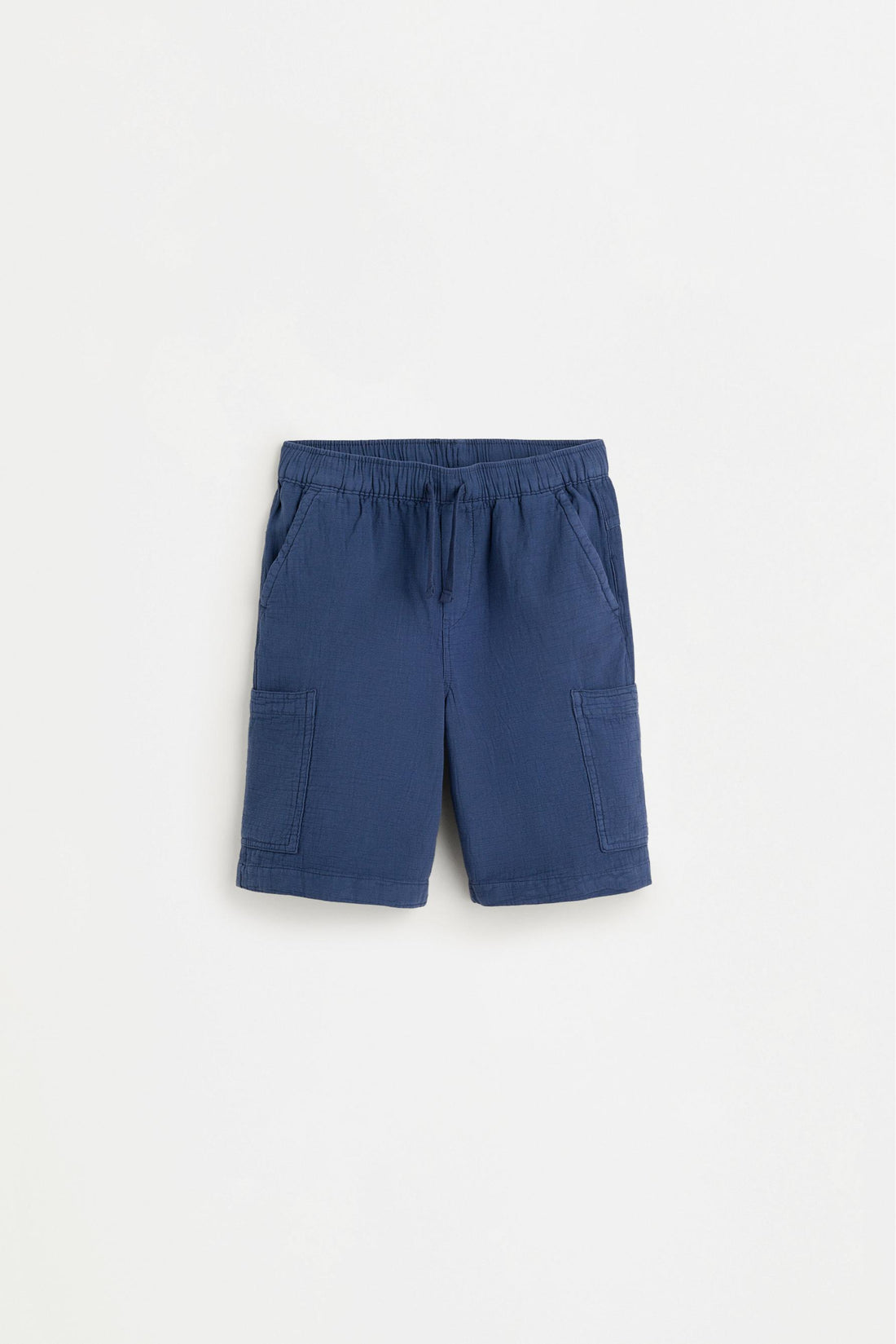 Crinkled cargo Bermuda shorts