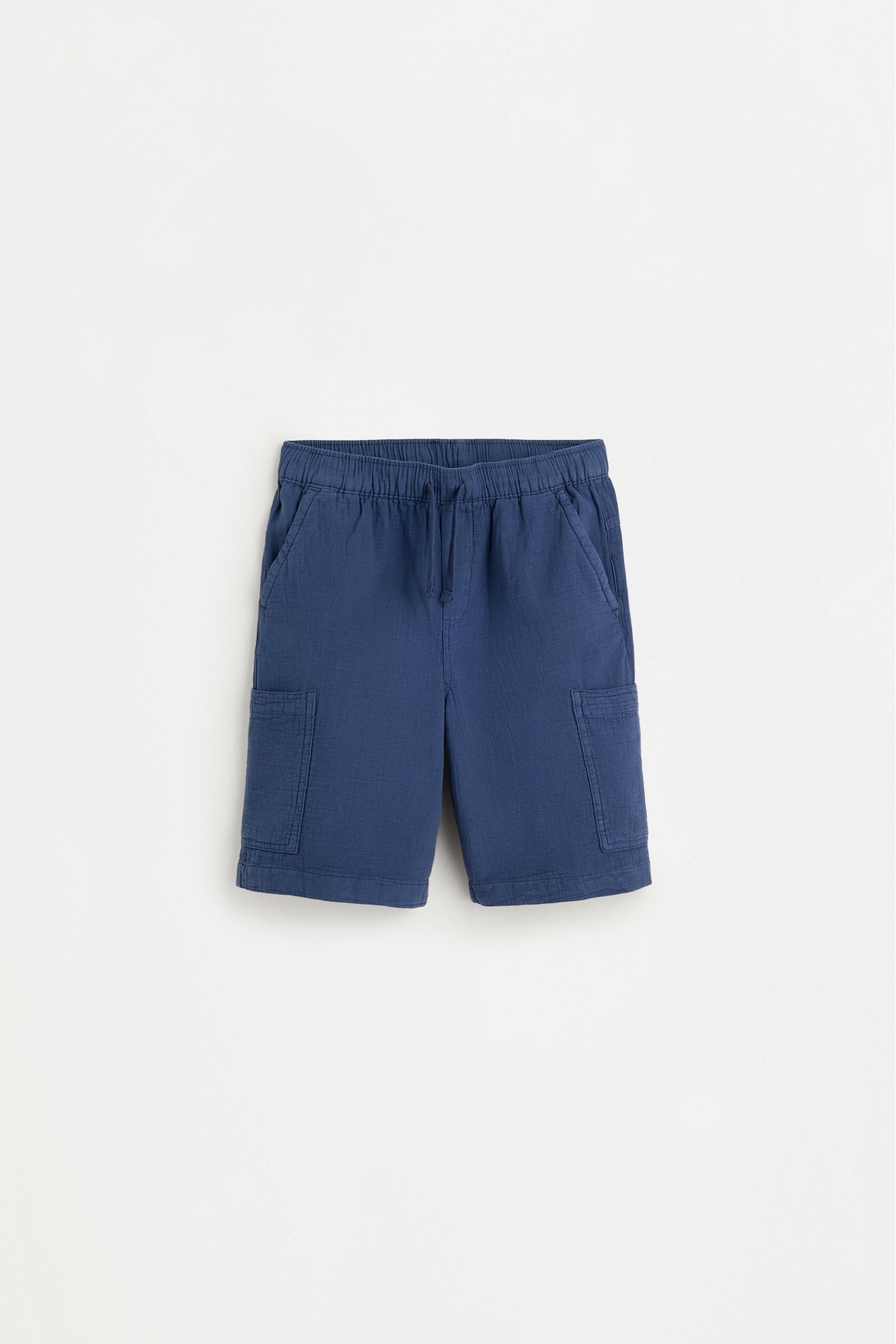 Crinkled cargo Bermuda shorts