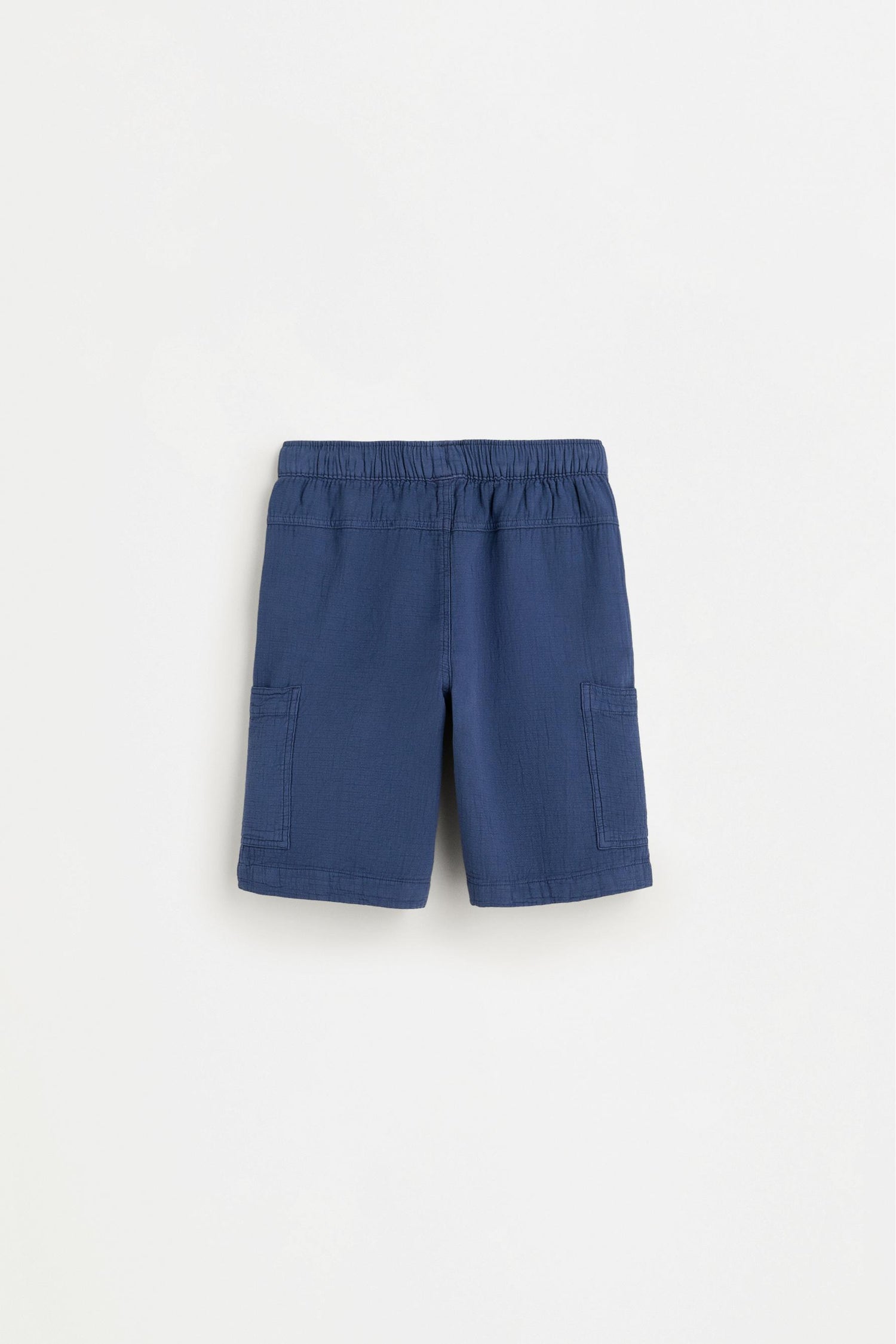 Crinkled cargo Bermuda shorts