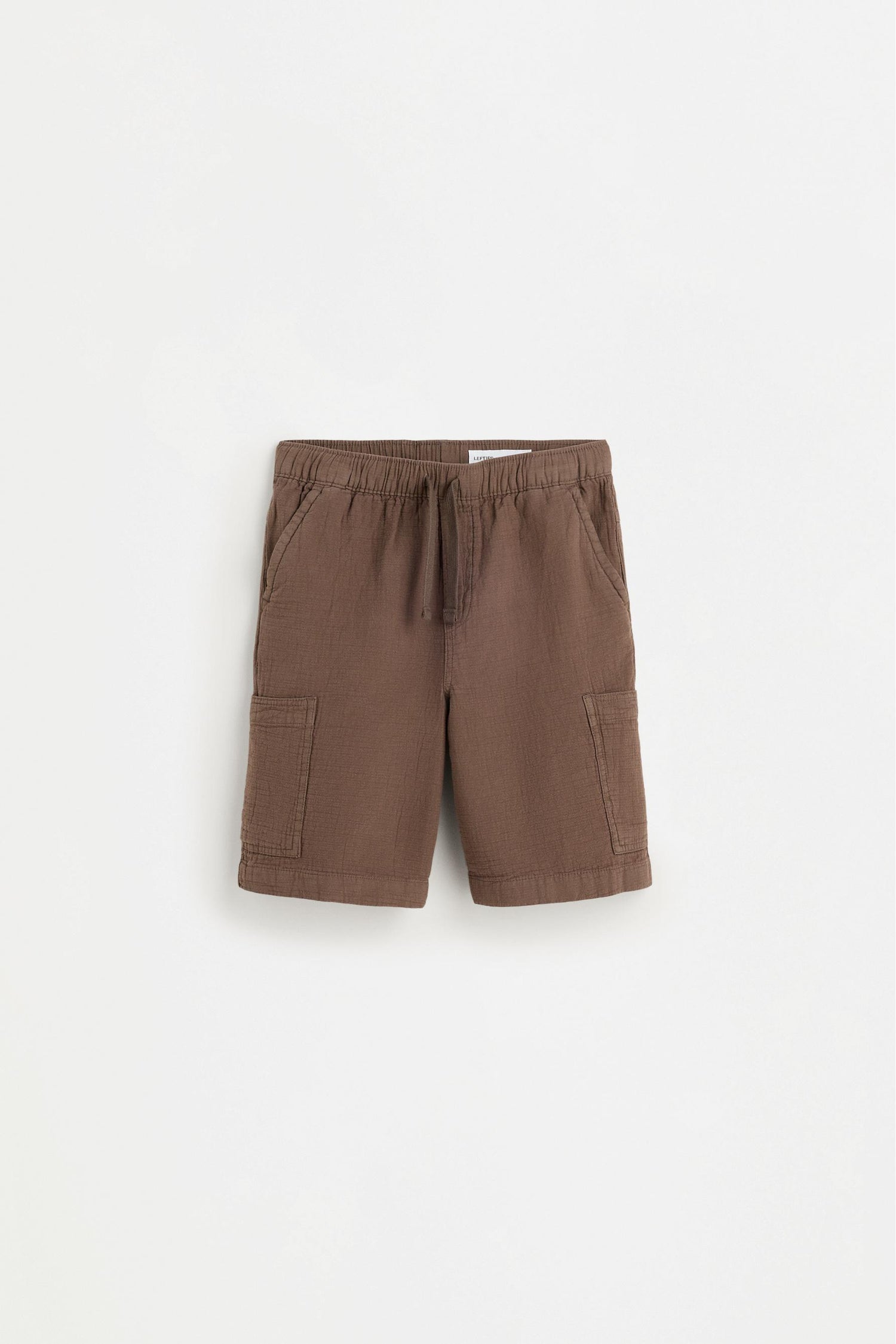 Crinkled cargo Bermuda shorts