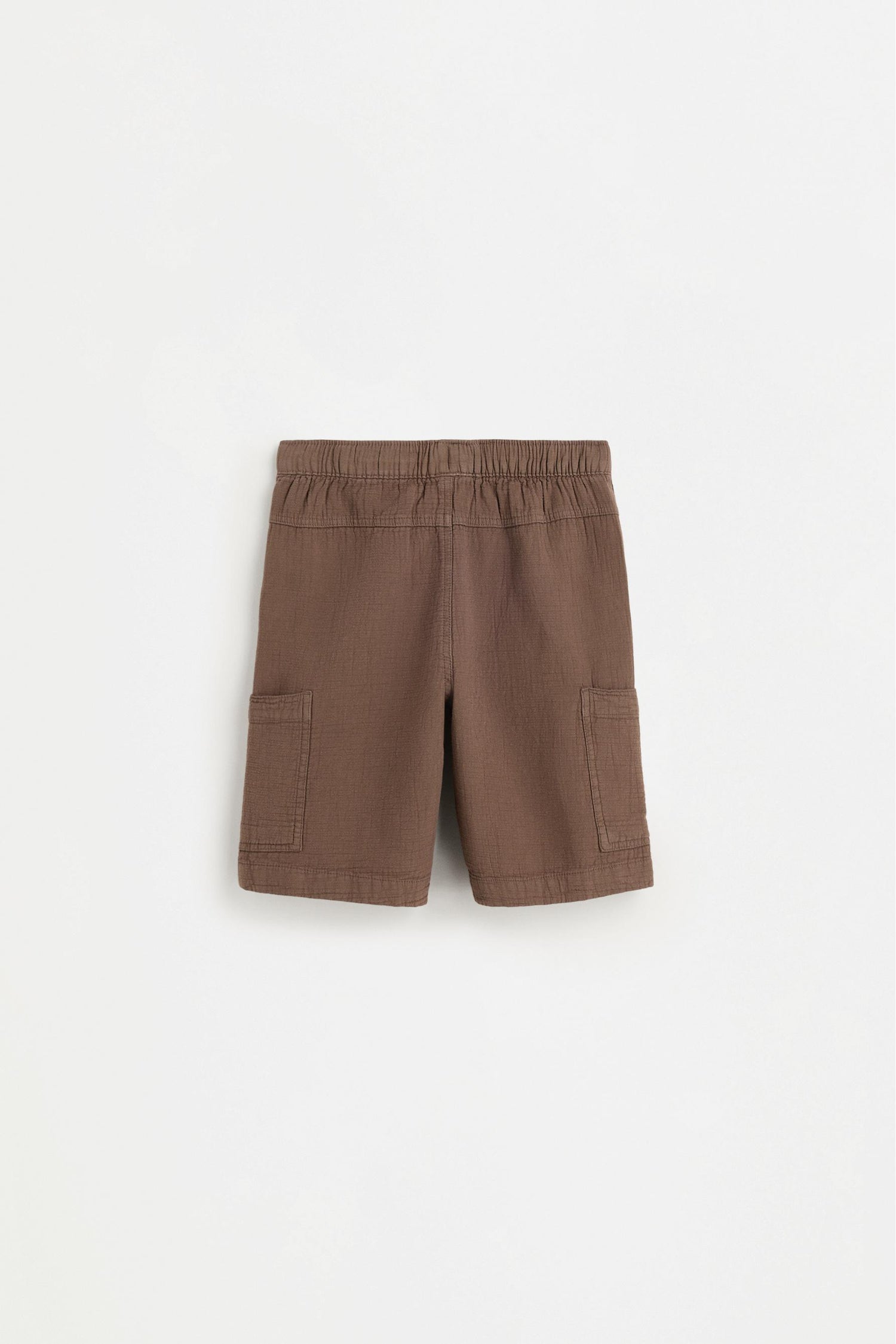 Crinkled cargo Bermuda shorts