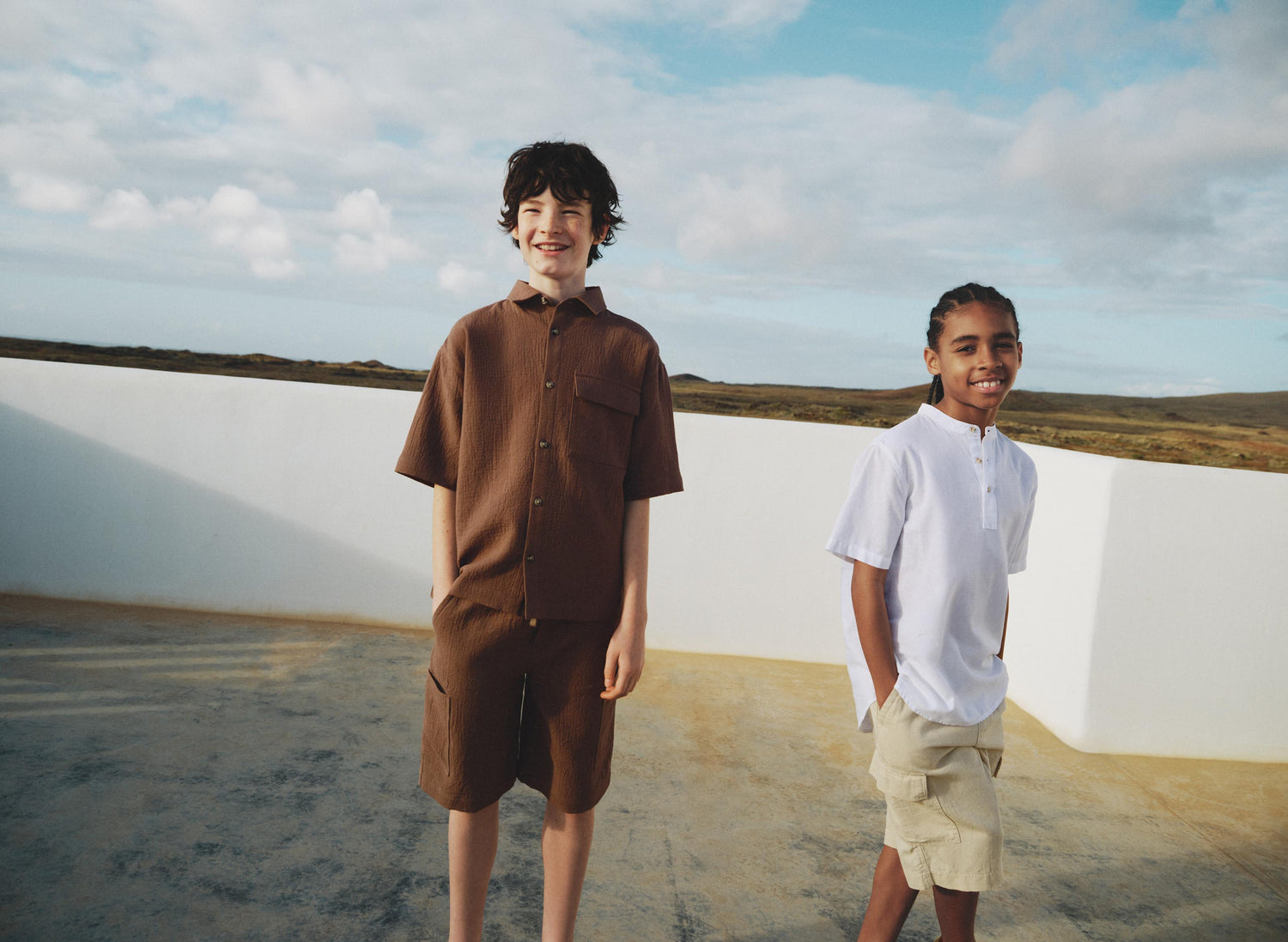 Crinkled cargo Bermuda shorts