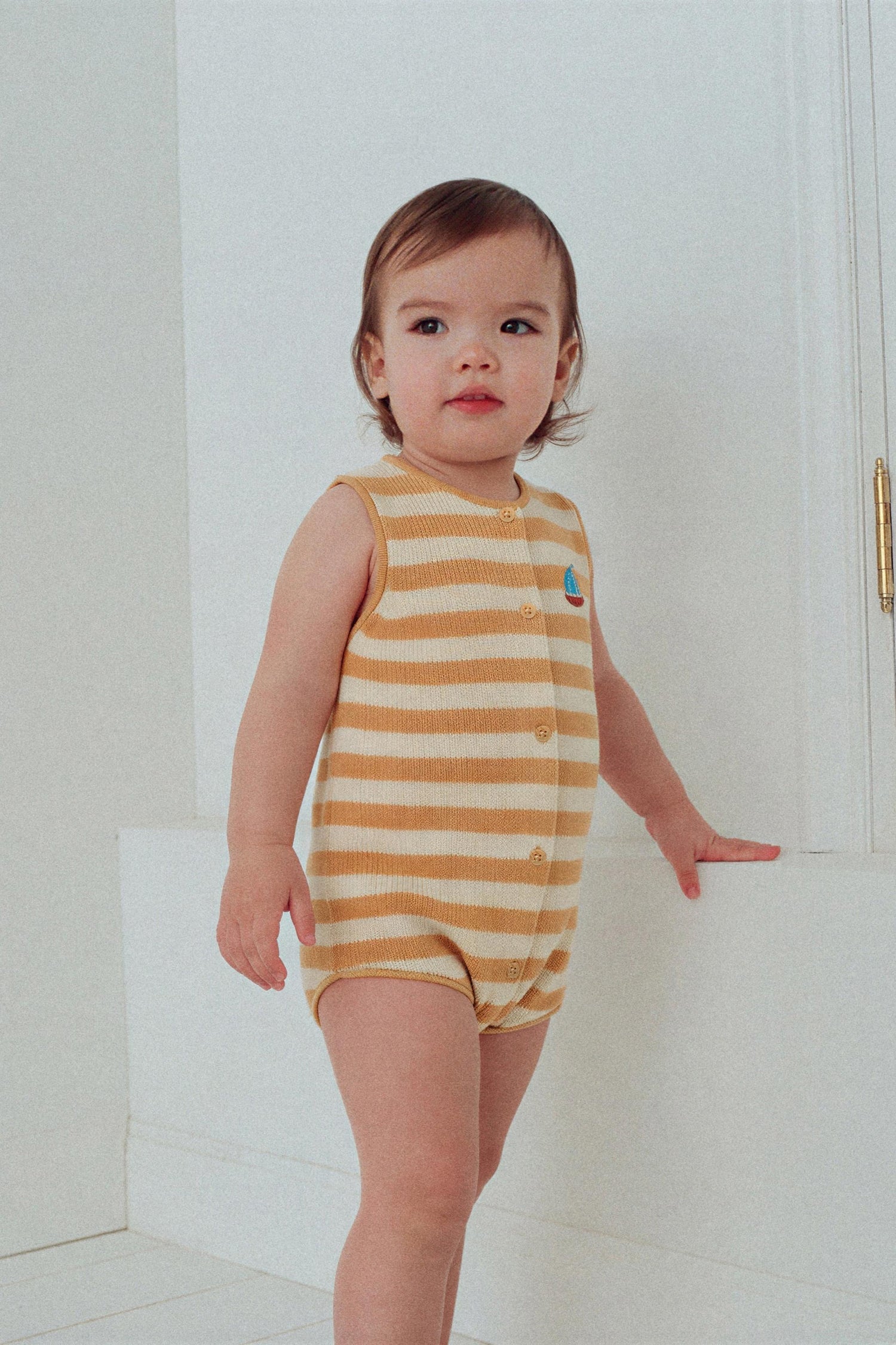 KNITTED STRIPED ROMPER WITH EMBROIDERED BOAT - Ecru / 12-18 months (86 cm)