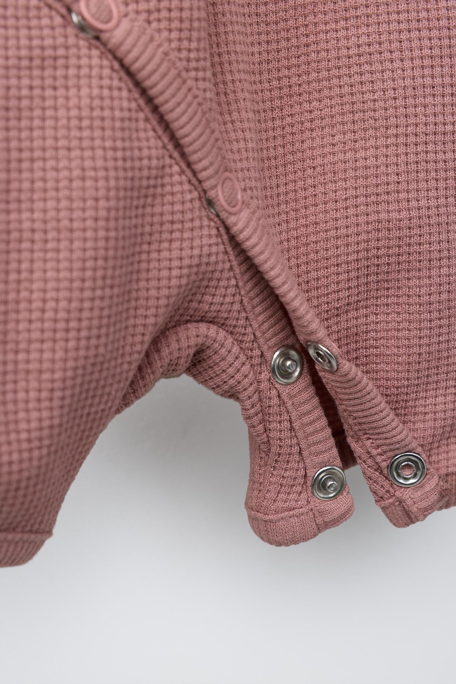 SHORT WAFFLE-KNIT SLEEPSUIT