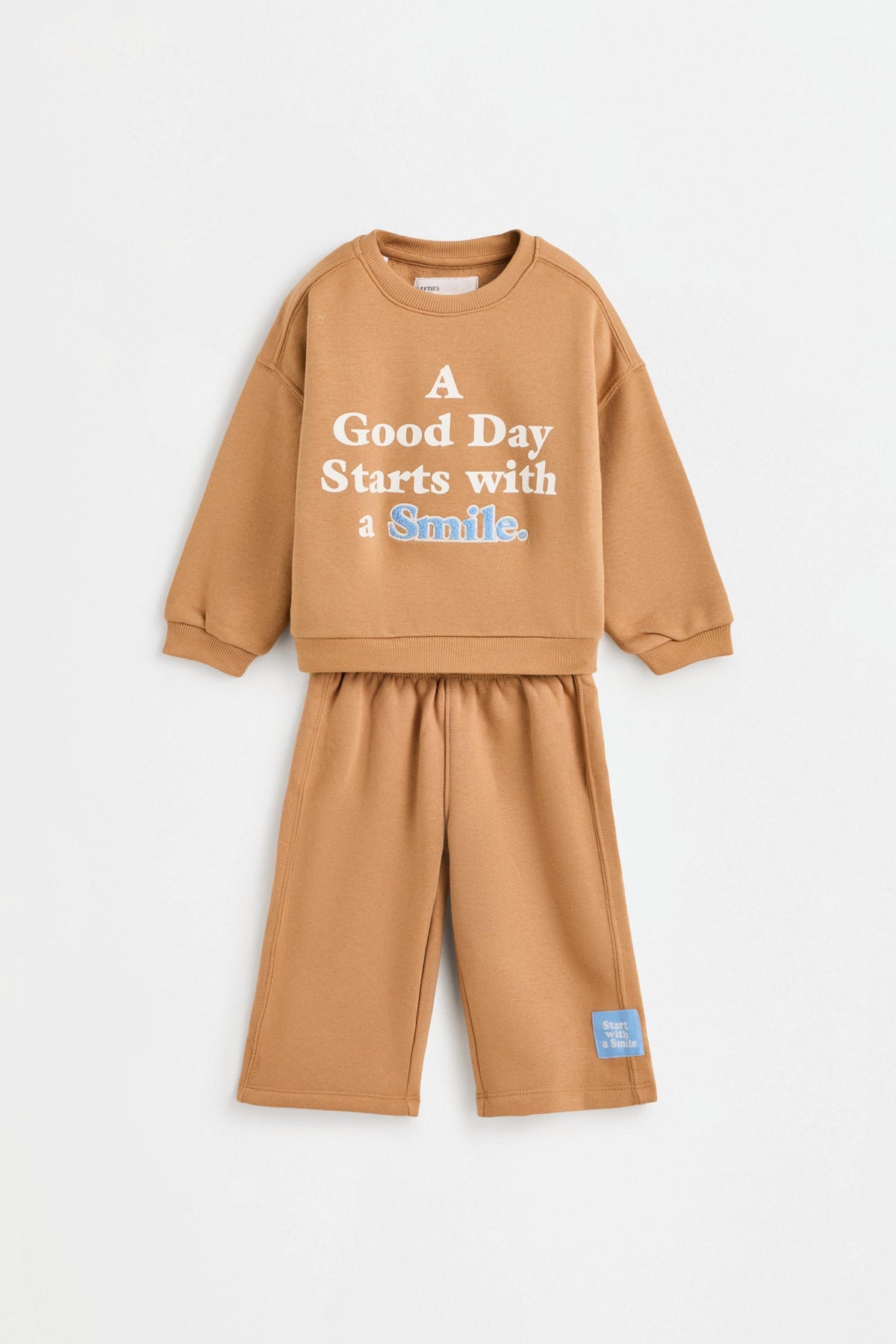 Plush sweatshirt and trousers co-ord