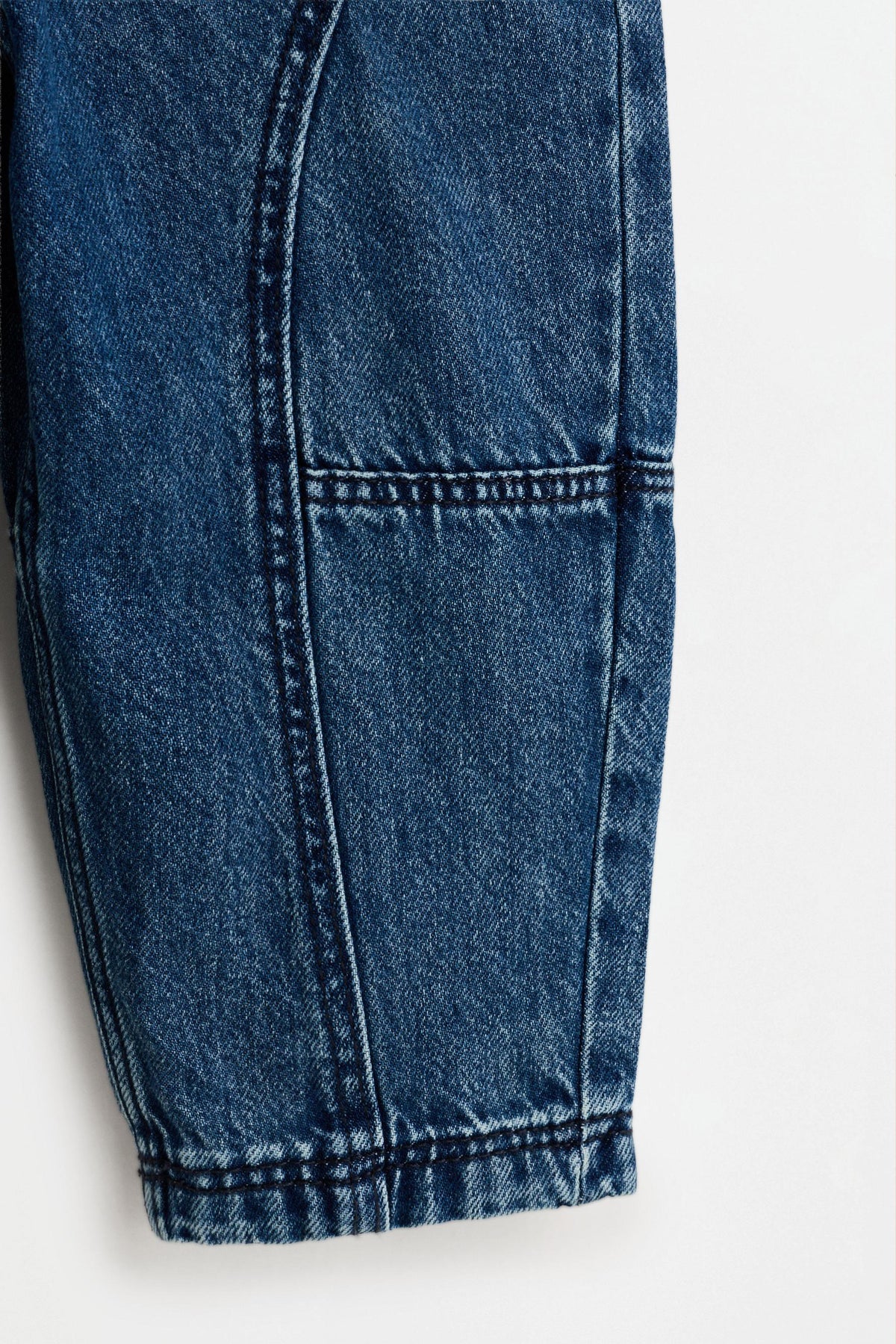 Barrel-leg jogger jeans