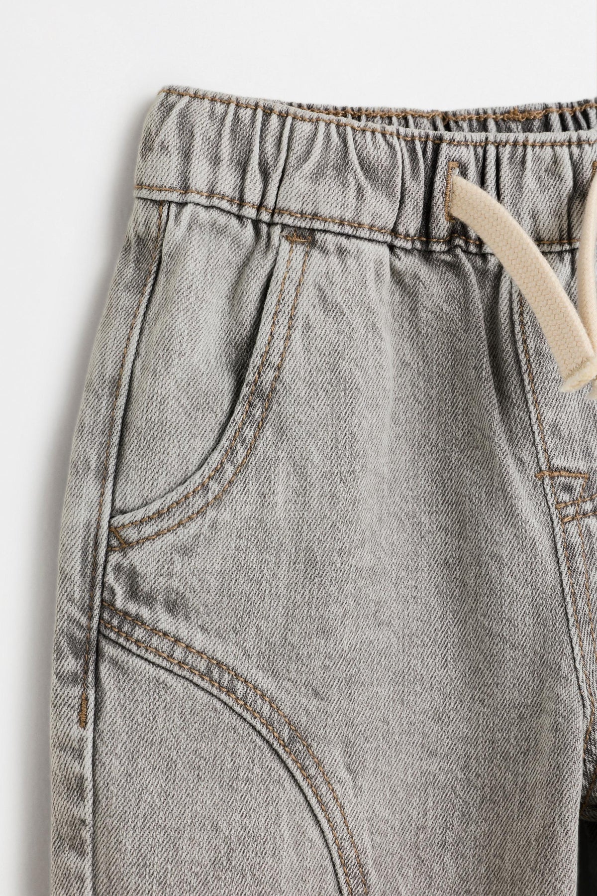 Barrel-leg jogger jeans