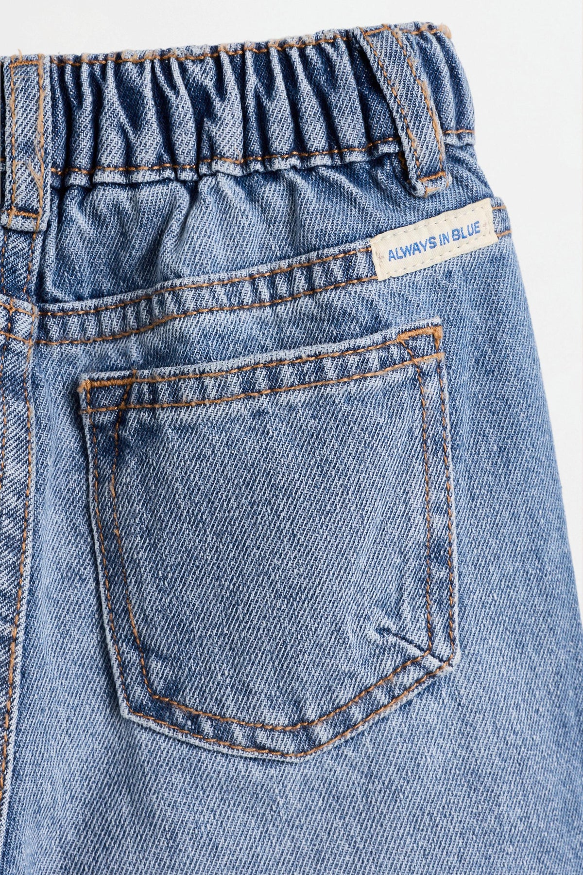 Balloon fit jeans