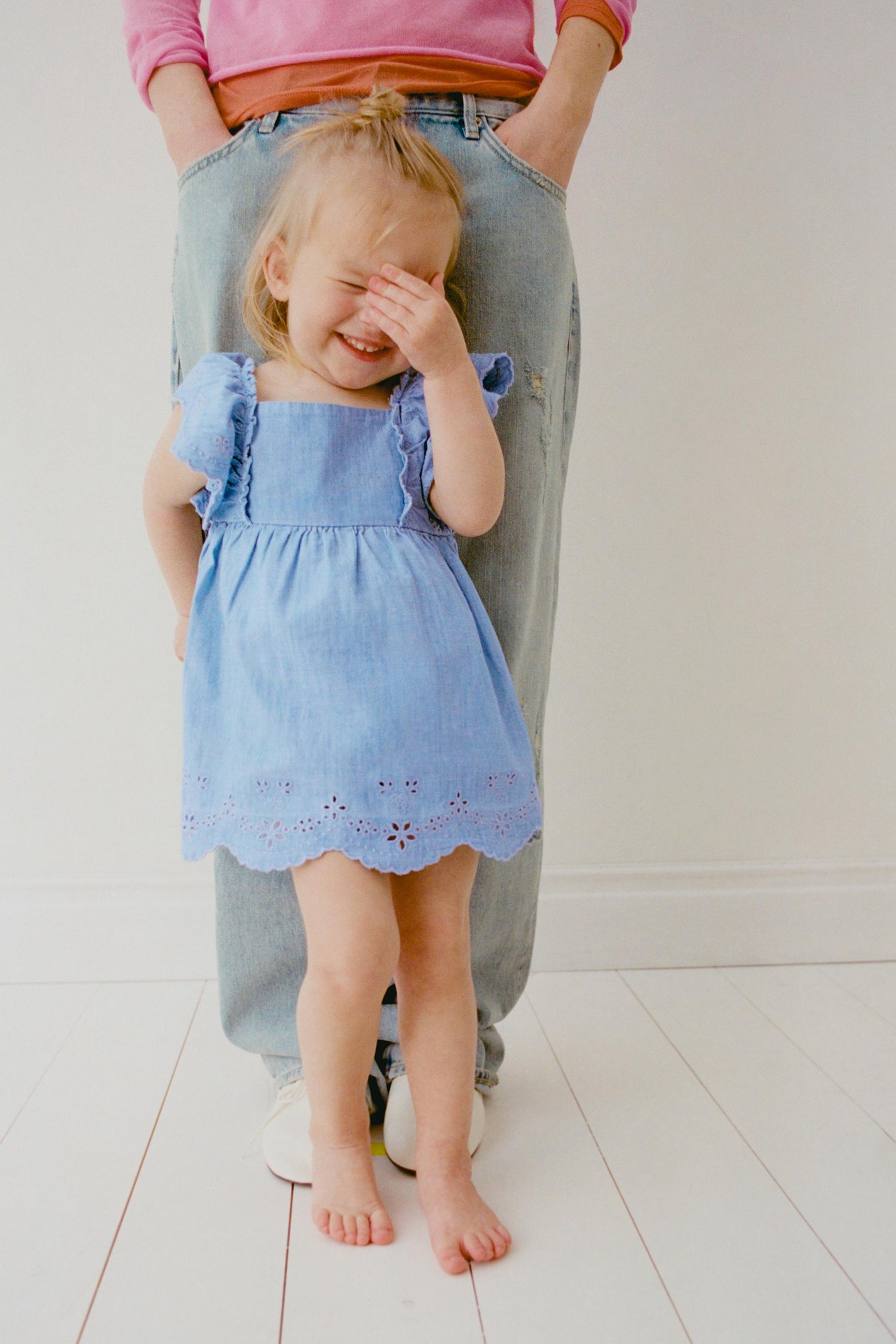 EMBROIDERED DENIM DRESS AND KNICKERS - Mid-blue / 12-18 months (86 cm)