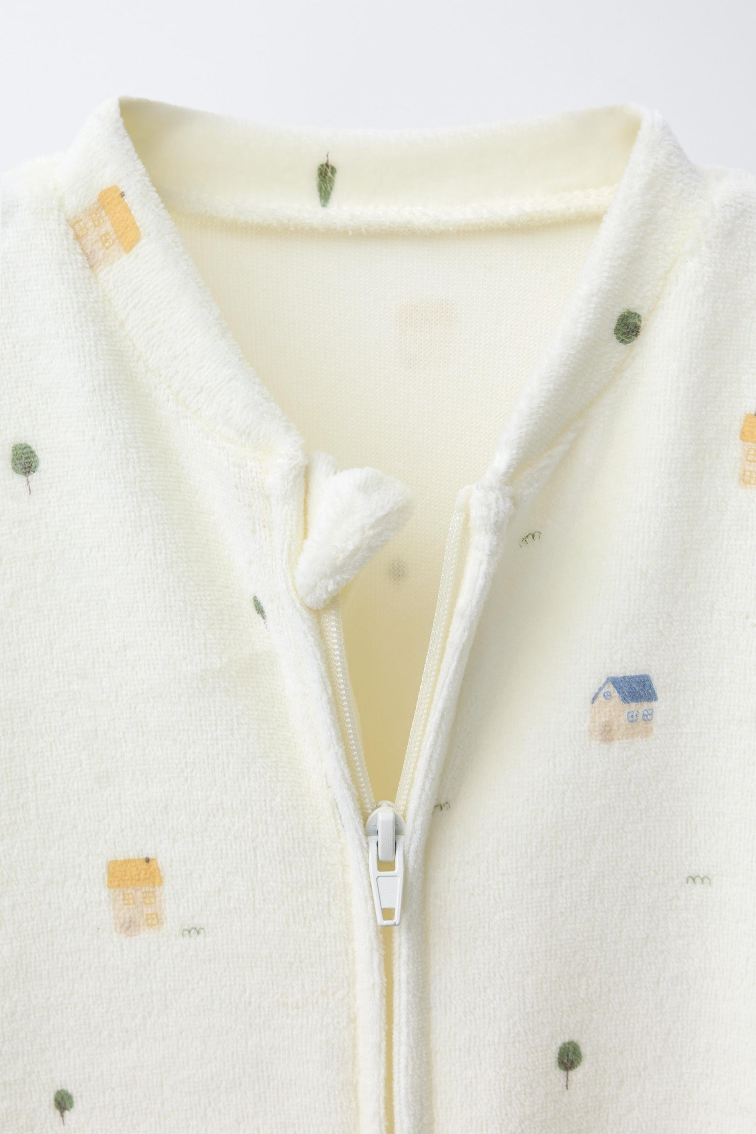 VELOUR HOUSES PRINT SLEEPSUIT
