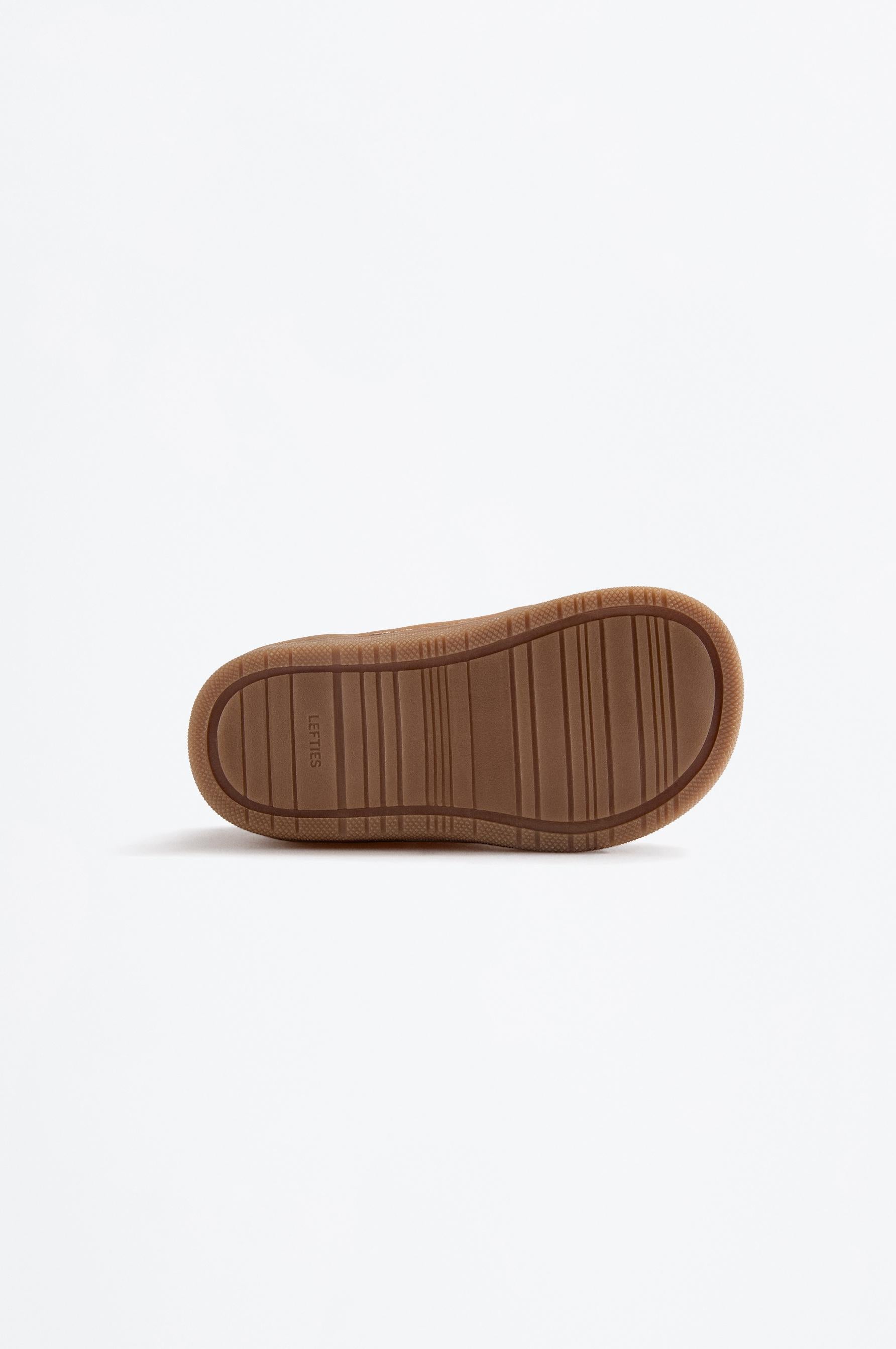 Retro Barefoot Sneaker