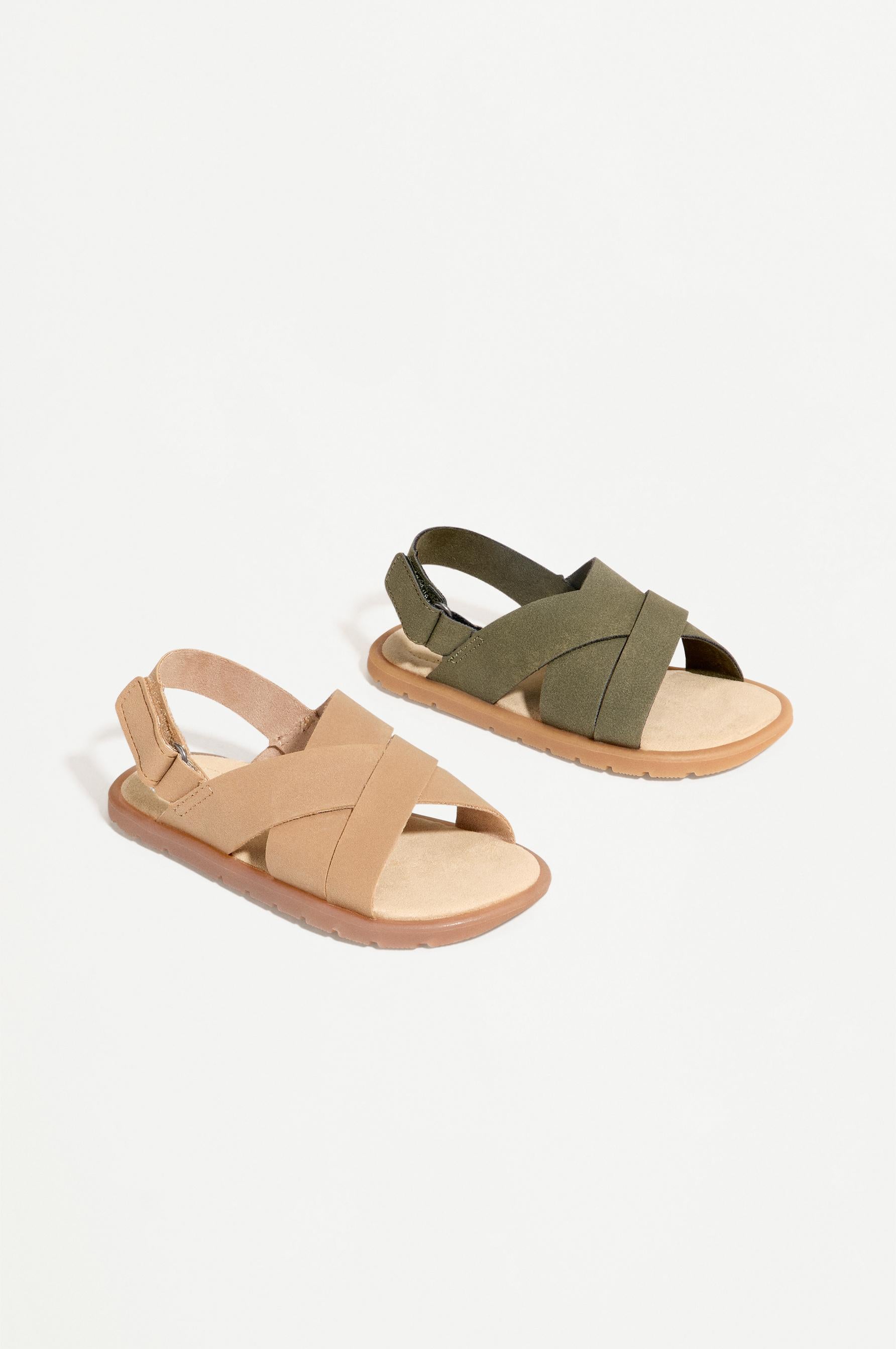 BAREFOOT STRAP SANDAL