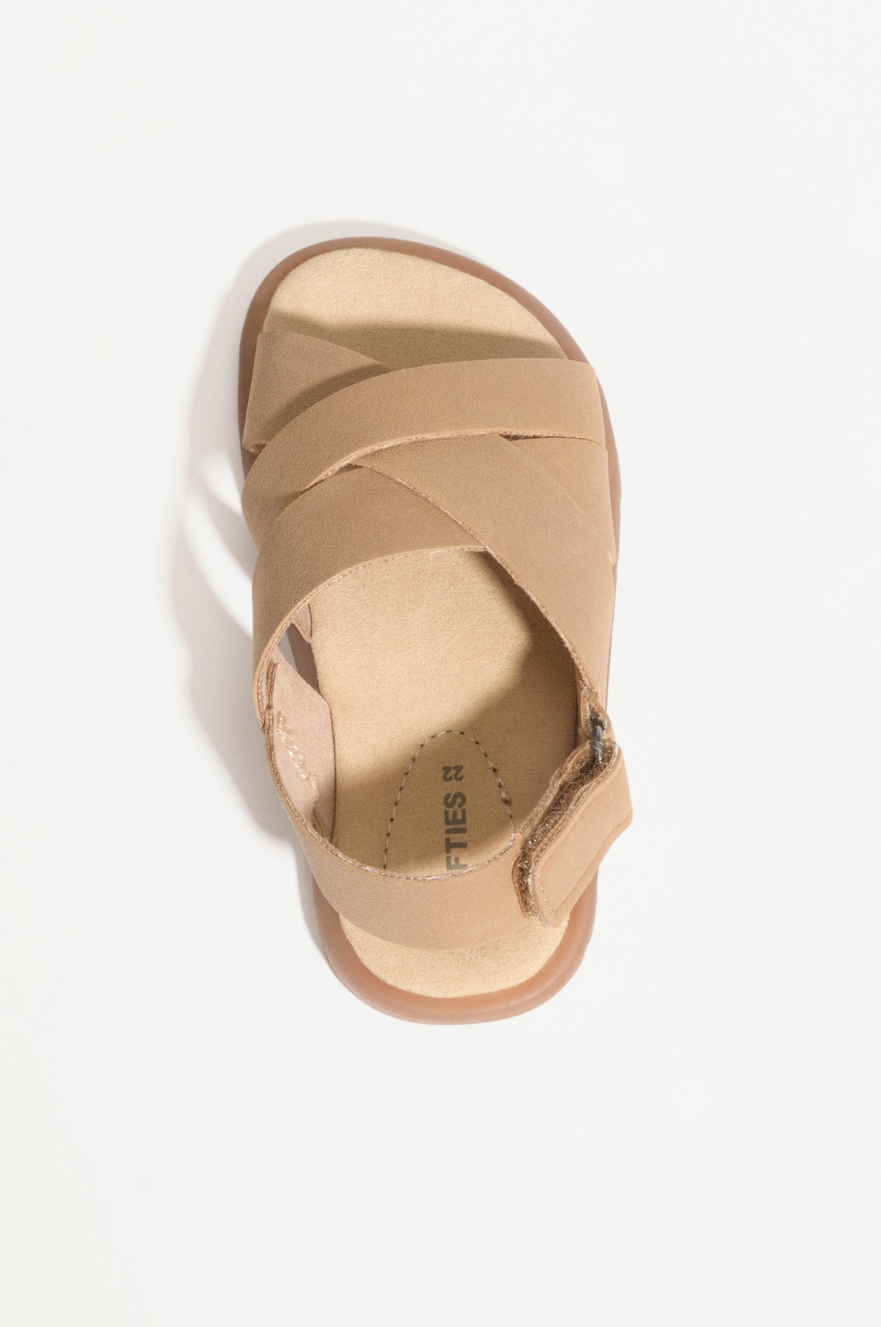 BAREFOOT STRAP SANDAL