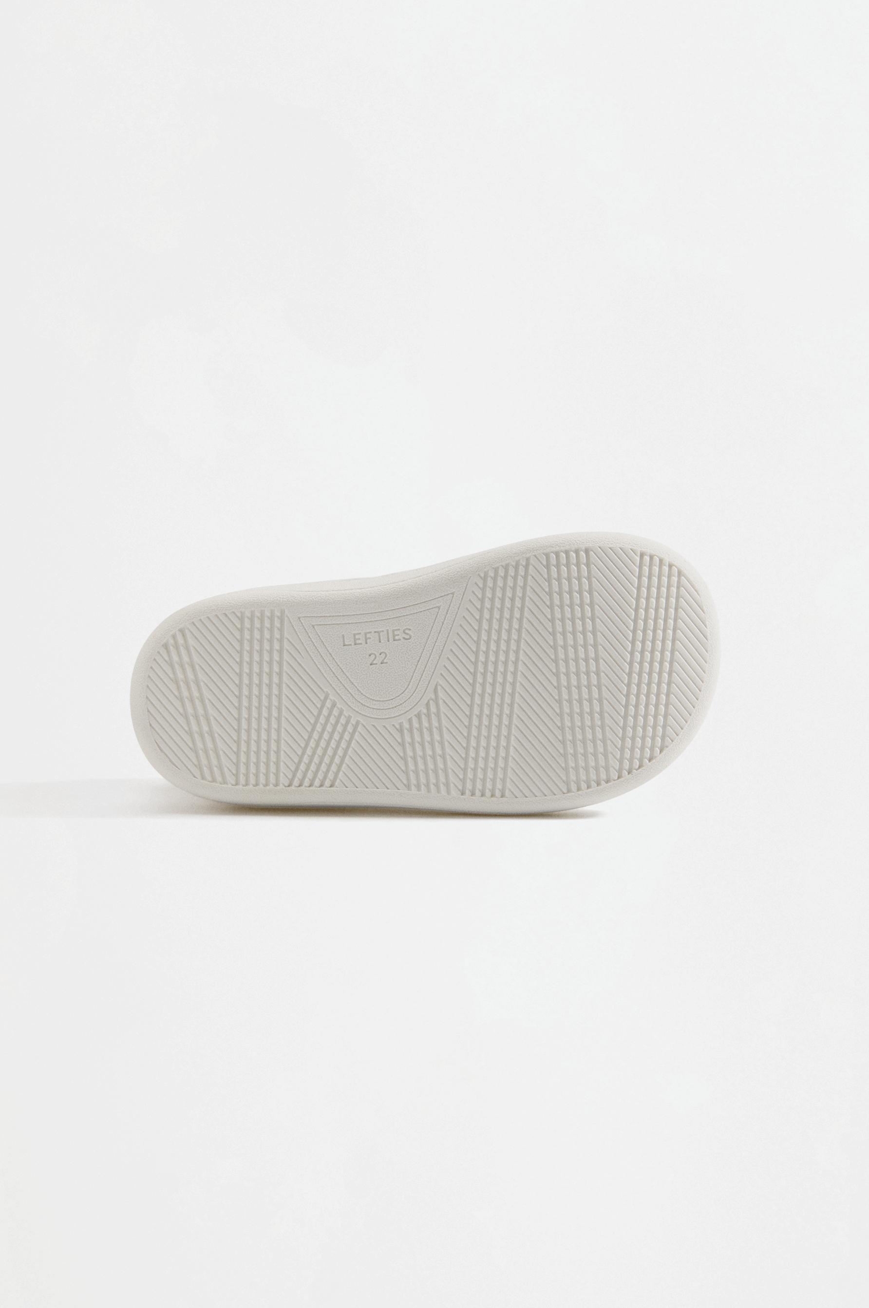 Barefoot sneakers
